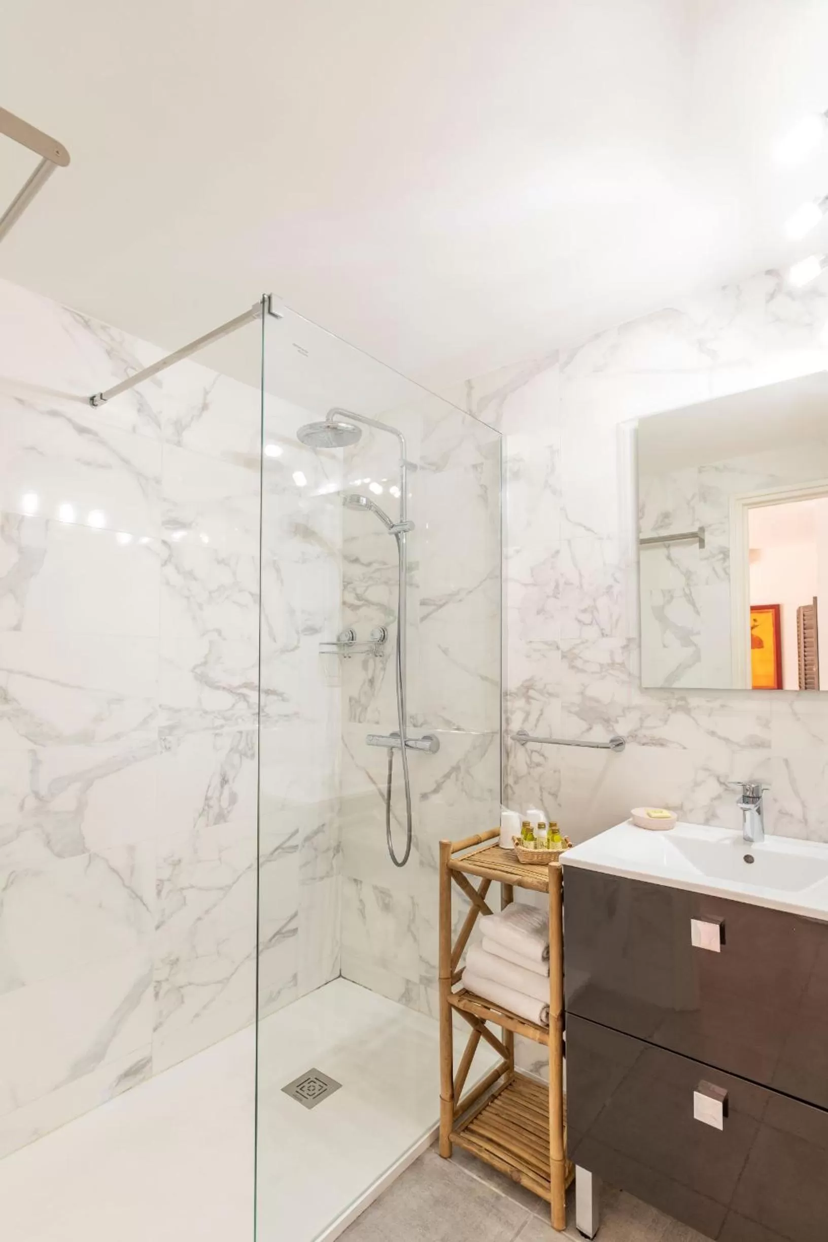 Bathroom in Les Bastides Saint Paul