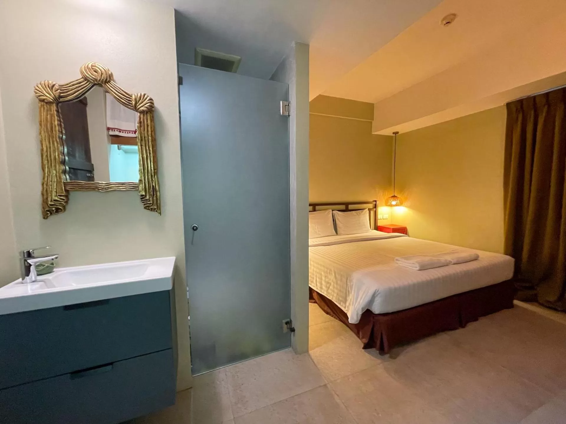 Bed in Villa Bangkok