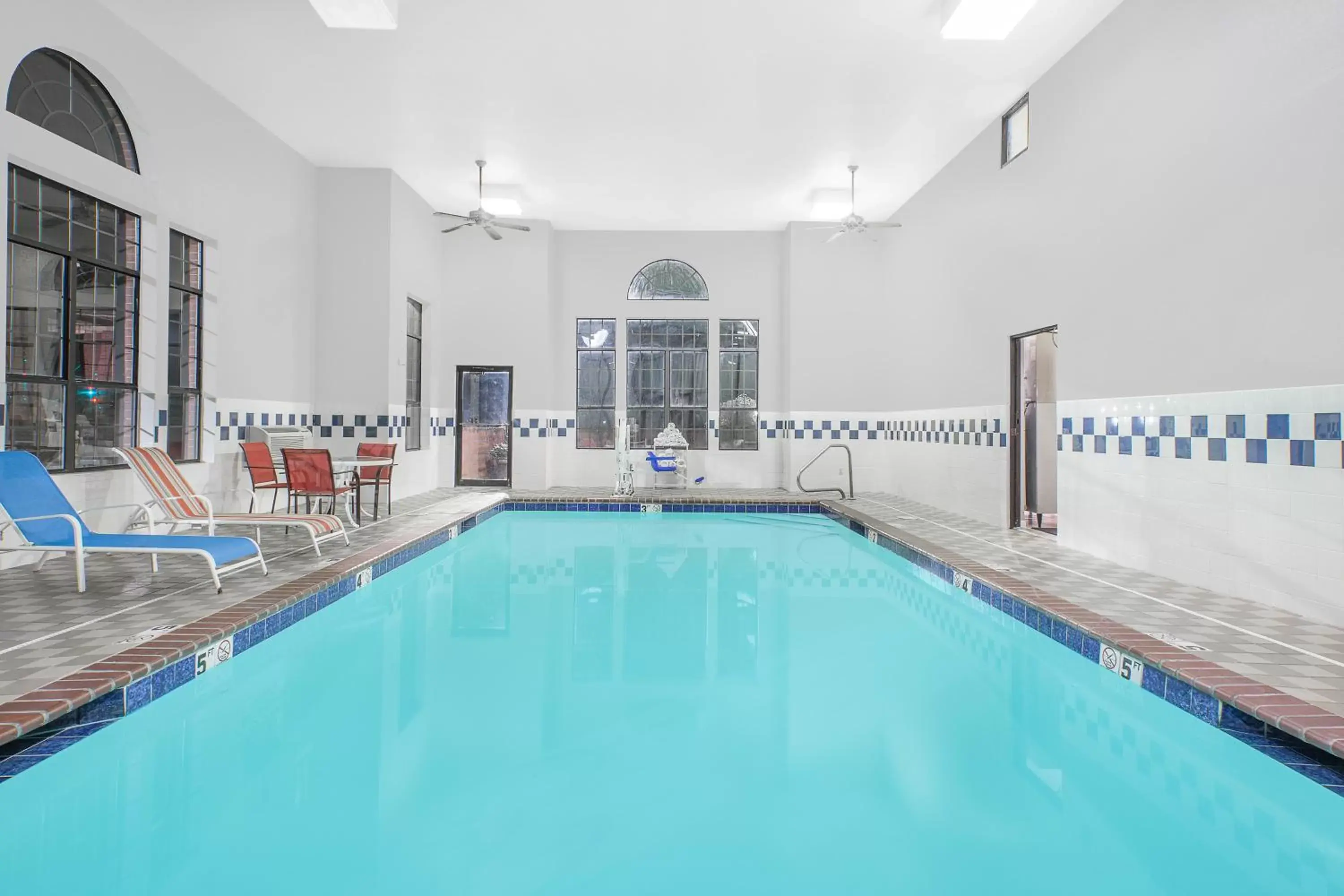 Swimming Pool in Super 8 by Wyndham Lowell/Bentonville/Rogers Area