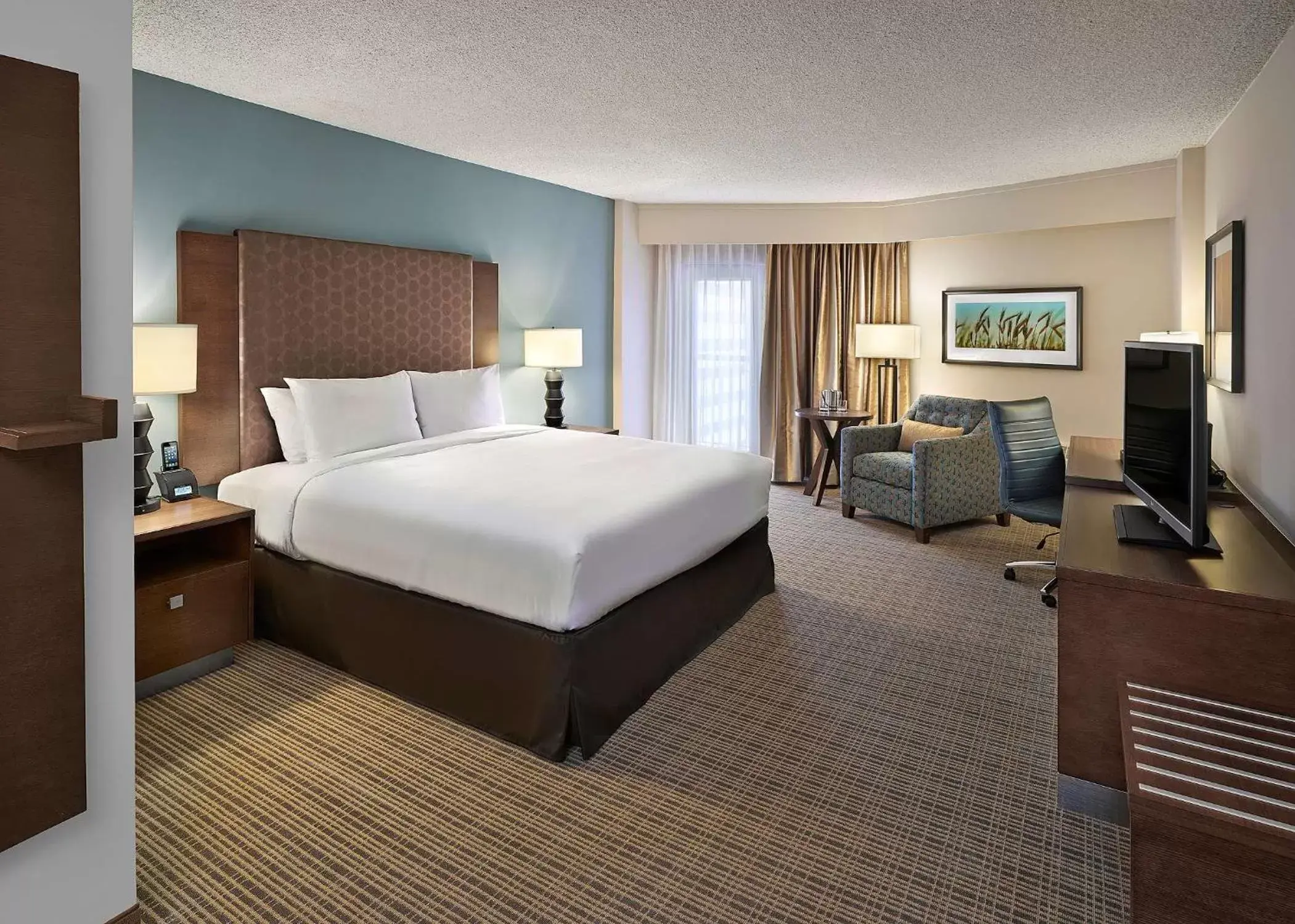 Bed in DoubleTree by Hilton Hotel & Conference Centre Regina