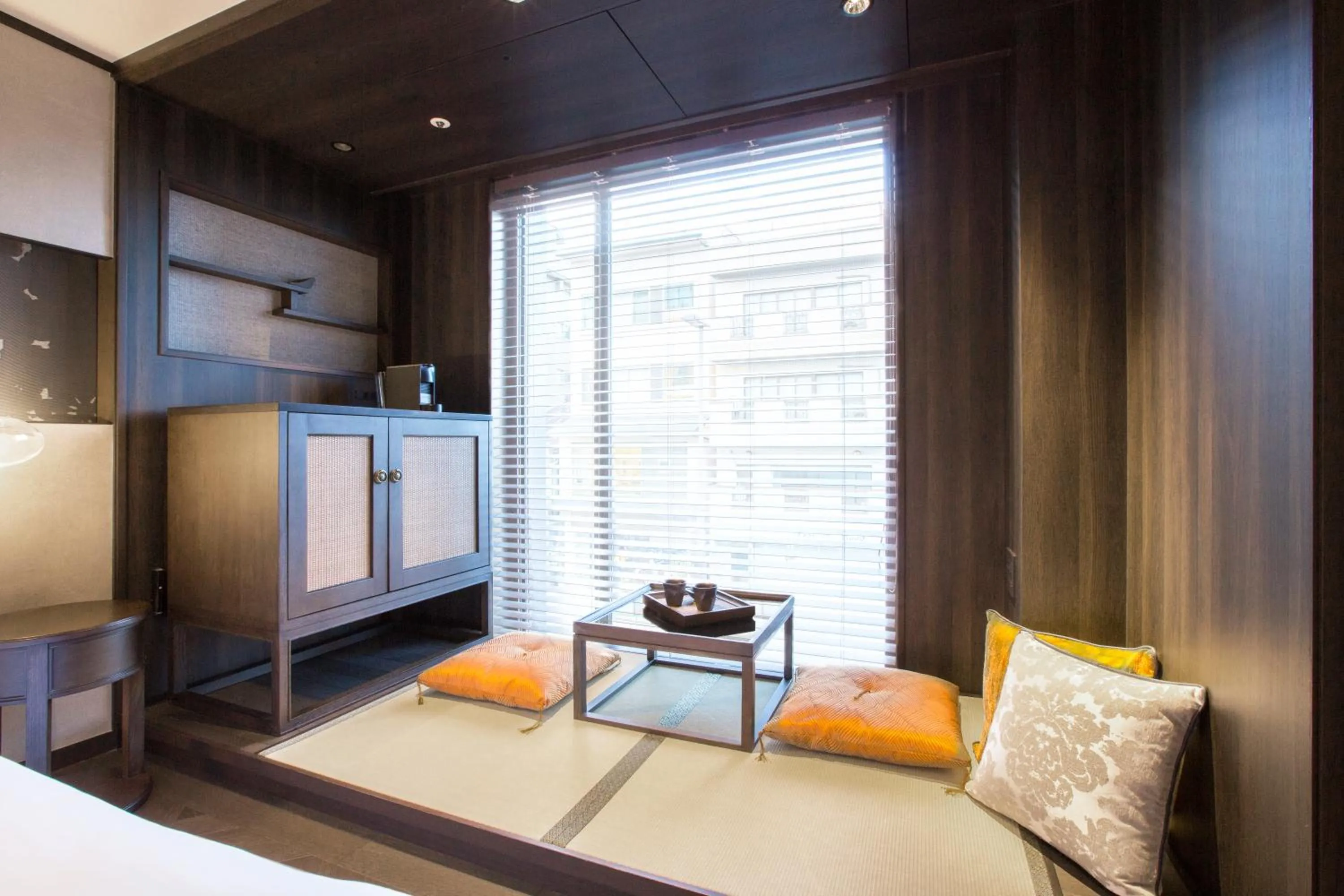 Photo of the whole room, Bed in Dhawa Yura Kyoto