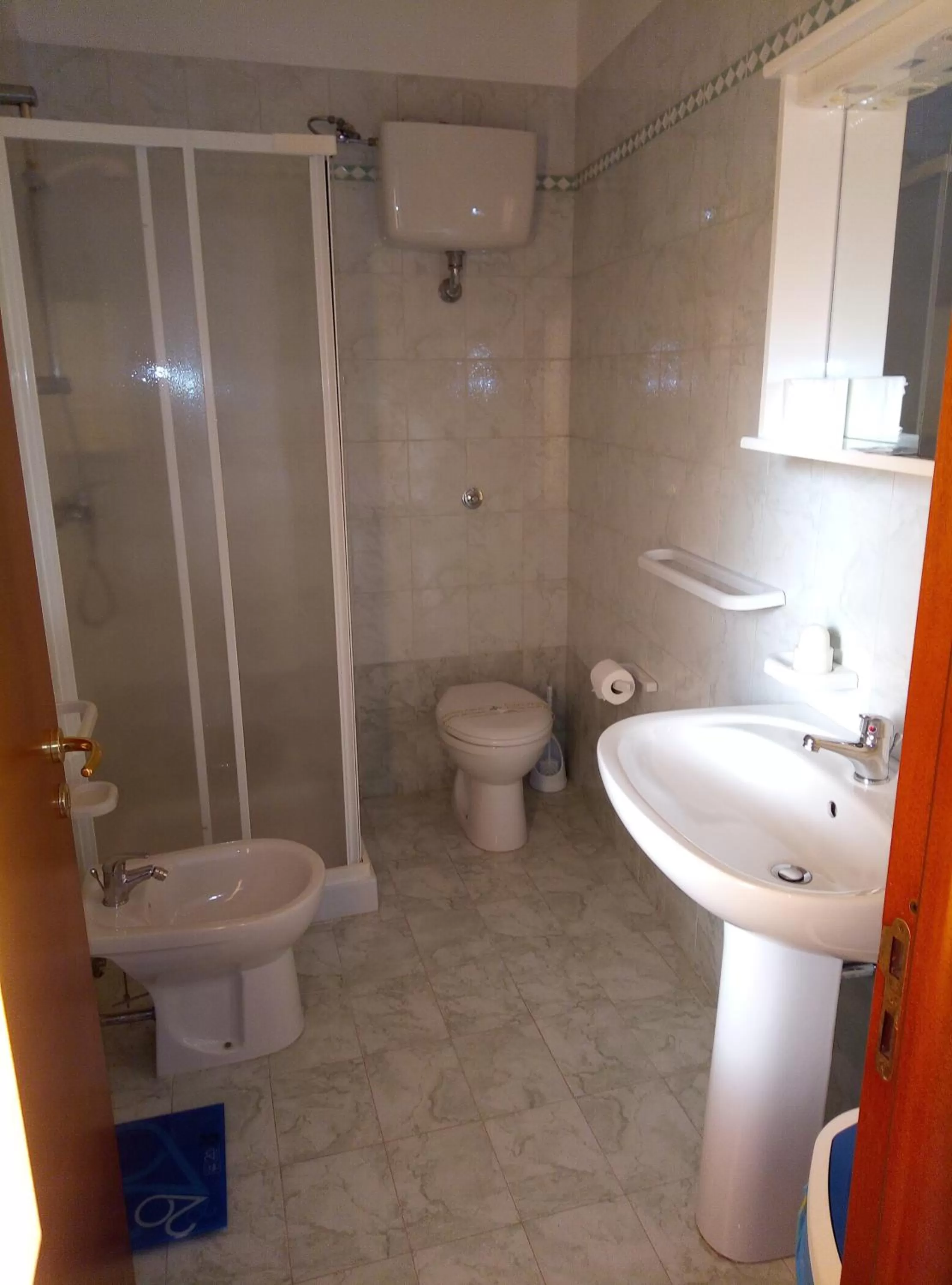 Shower in Mamma Assunta