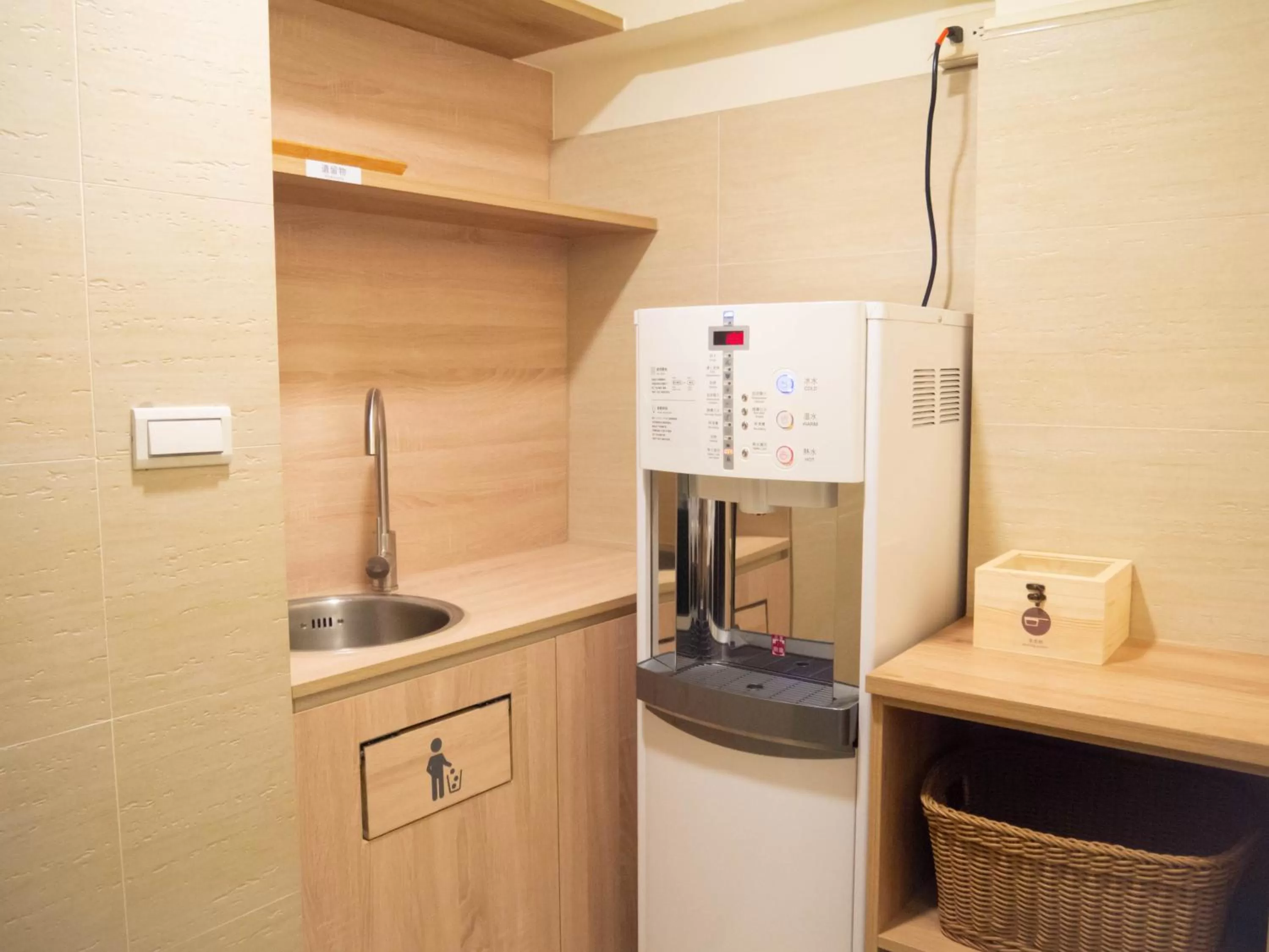 washing machine in Green Hotel - Tea Way