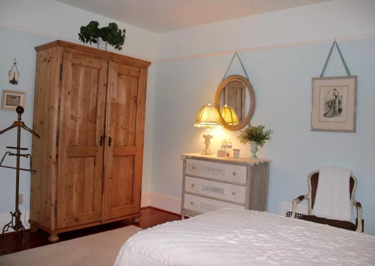 Bed in Briar Rose Inn Vancouver WA USA