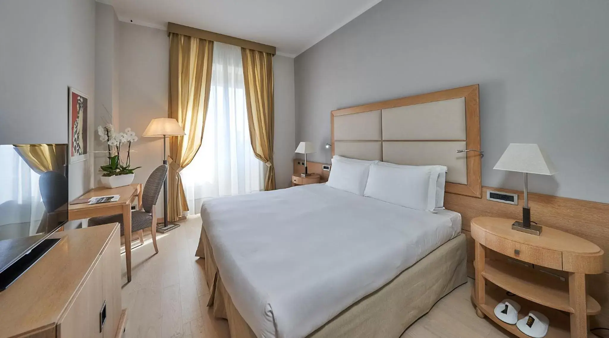 Superior Double or Twin Room - single occupancy in Hotel Astoria Superior Double or Twin Room - single occupancy in Hotel Astoria