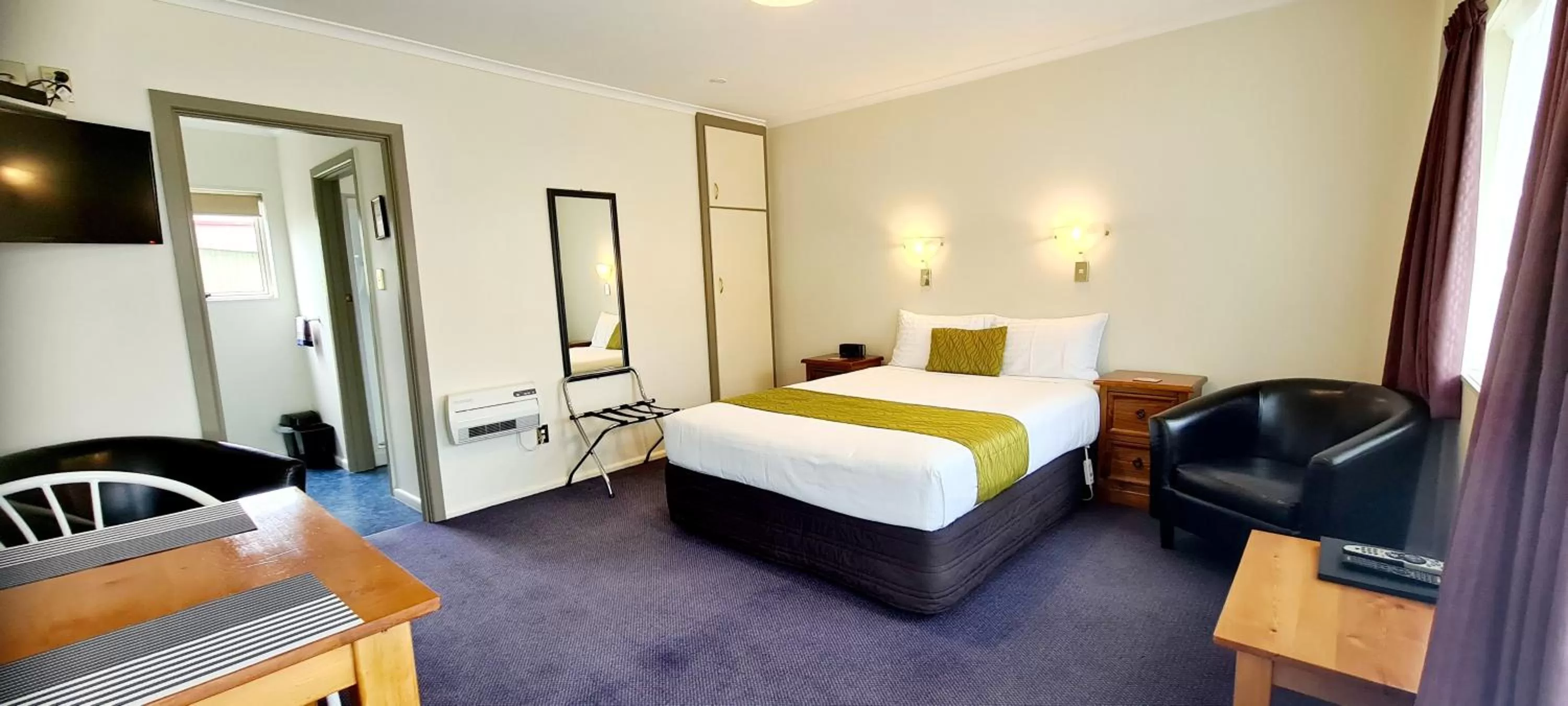 Photo of the whole room, Bed in Parklands Motor Lodge Timaru