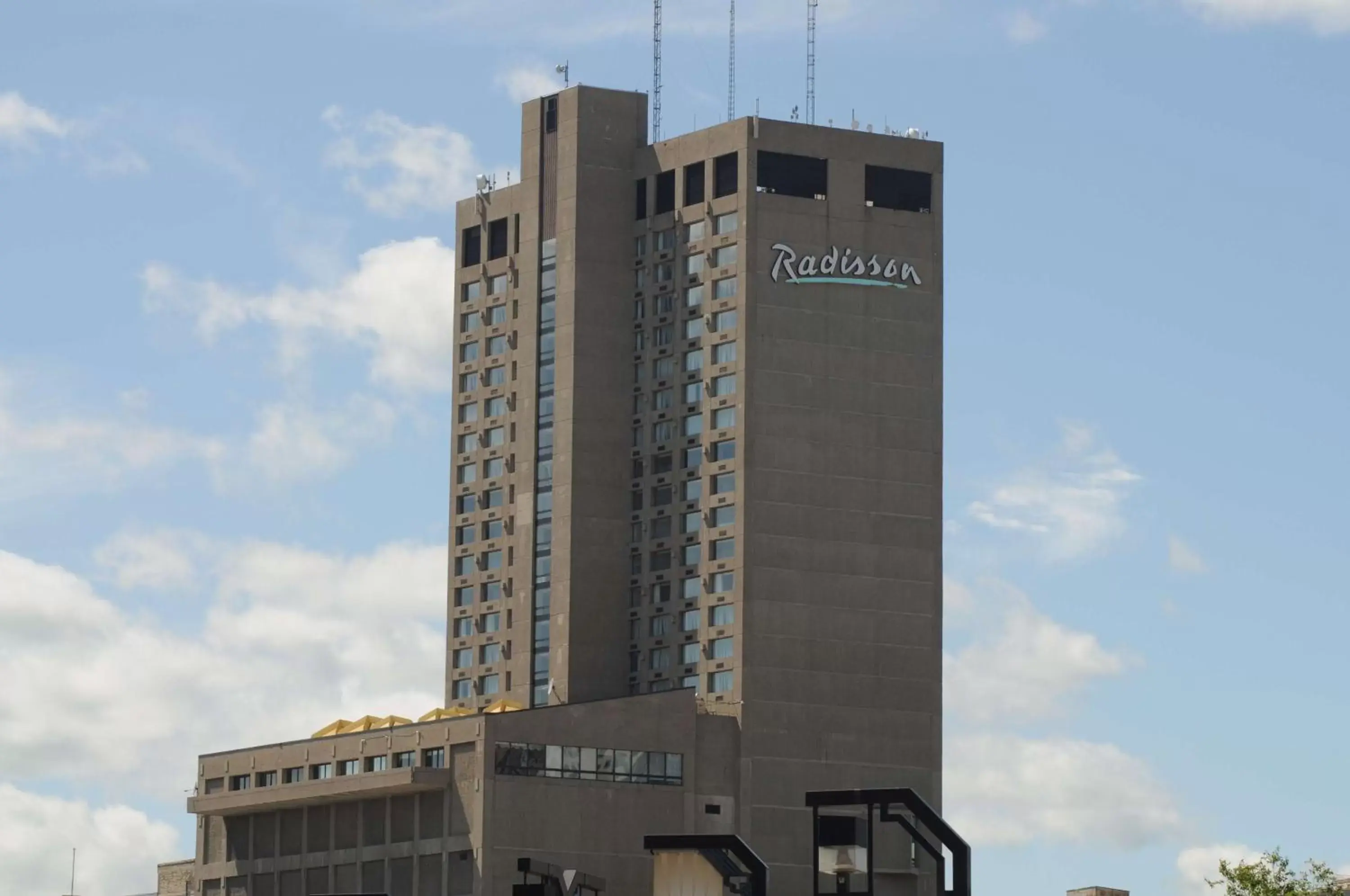 Property building in Radisson Hotel Winnipeg Downtown