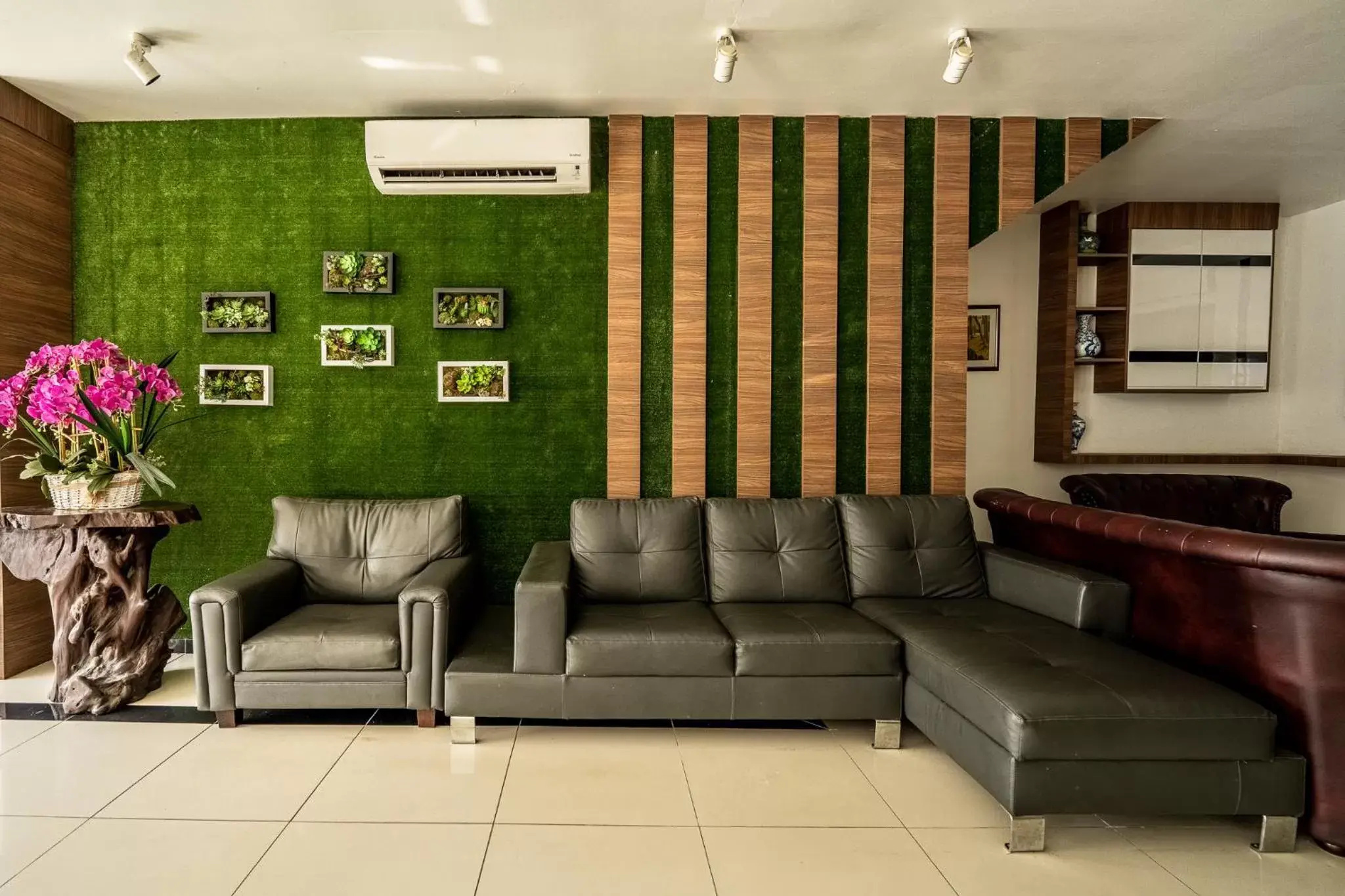 Property building in MRJ Hotel Wakaf Che Yeh 1 Property building in MRJ Hotel Wakaf Che Yeh 1