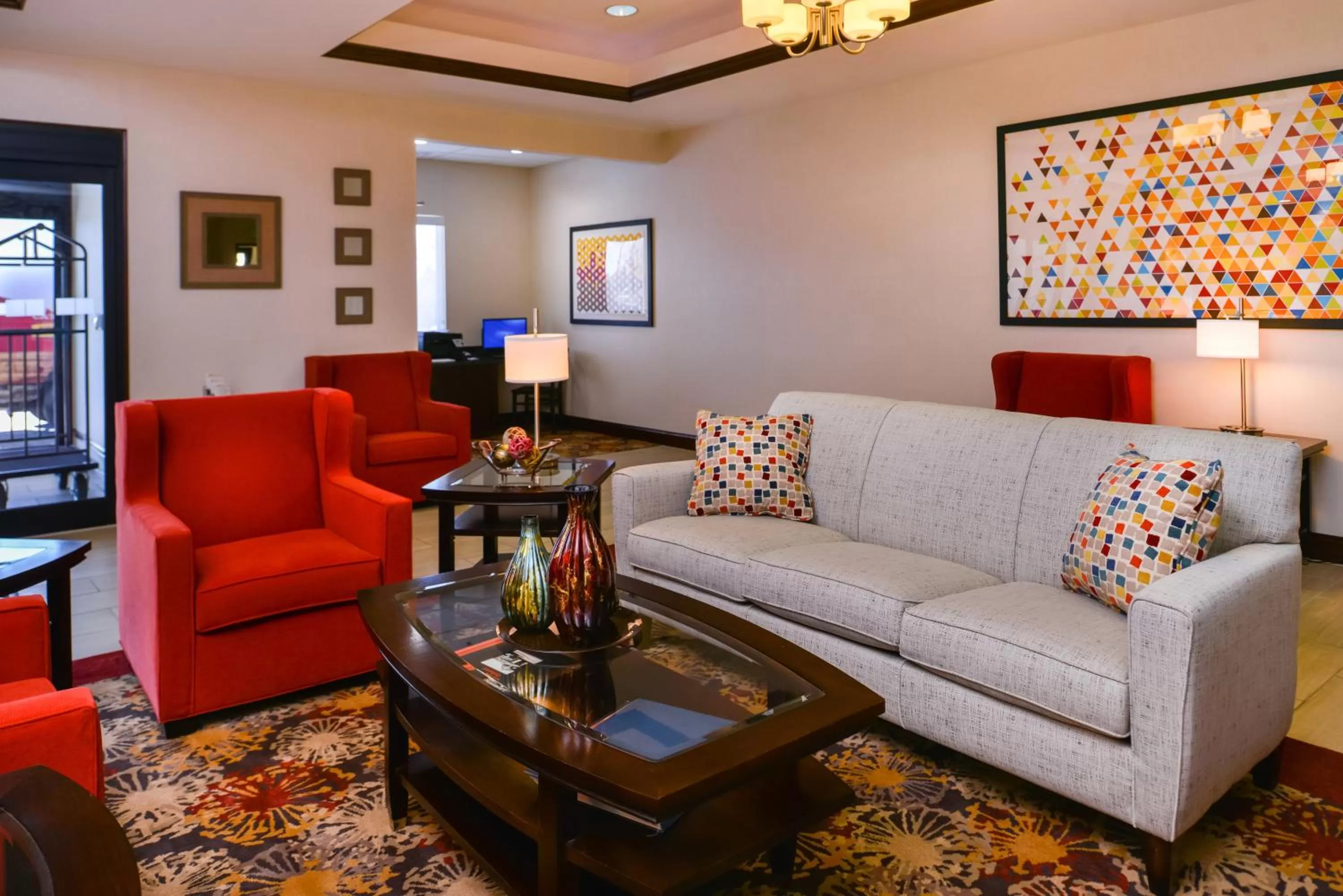 Property building in Holiday Inn Express & Suites Pittsburg by IHG