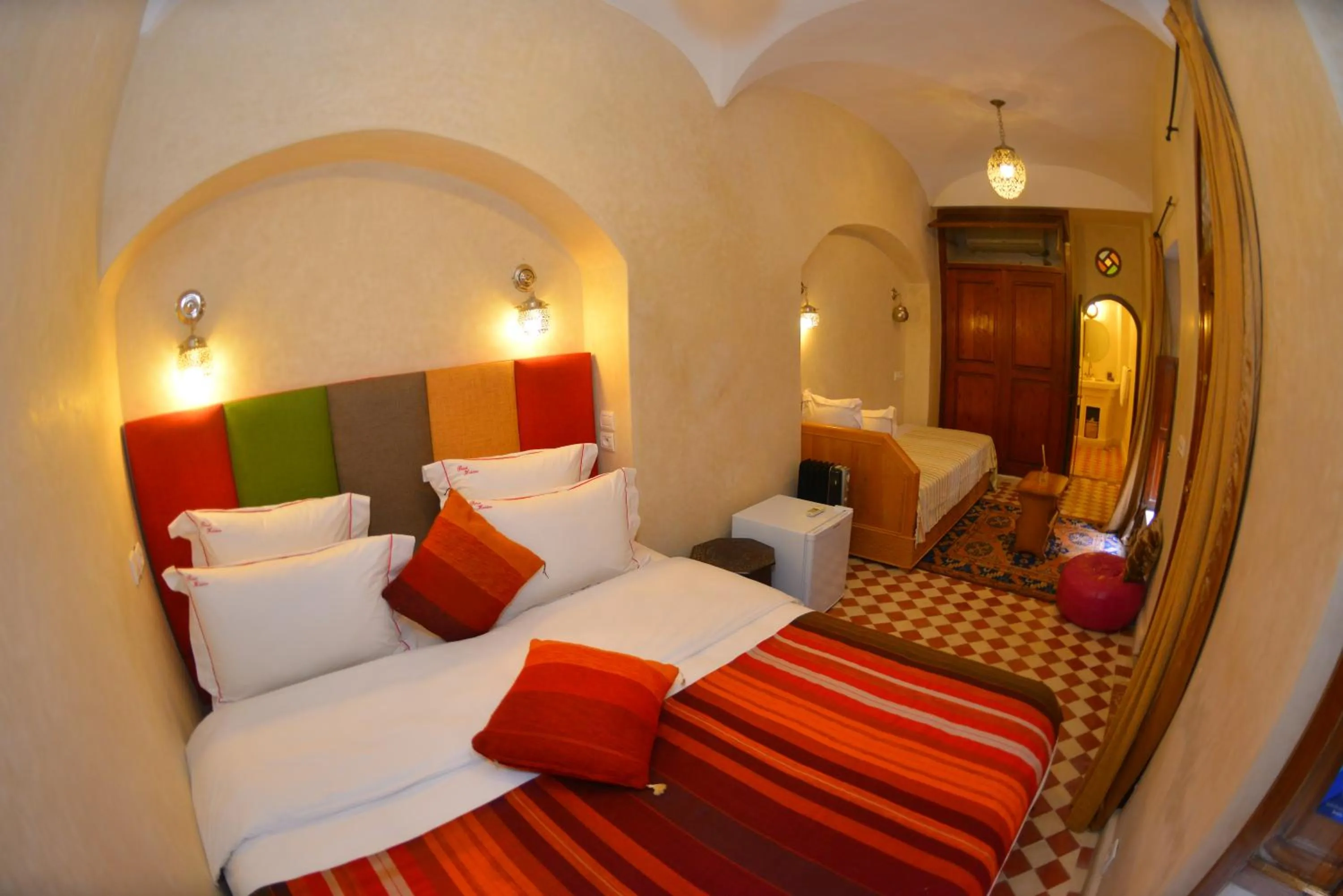Photo of the whole room, Bed in Riad Hidden