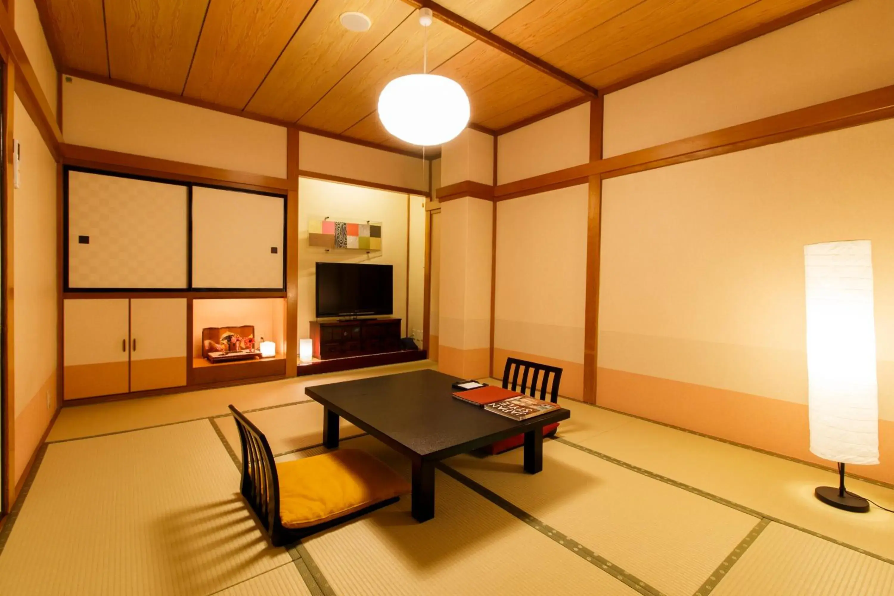 Photo of the whole room, Seating Area in Ryokan Oyado Koto No Yume