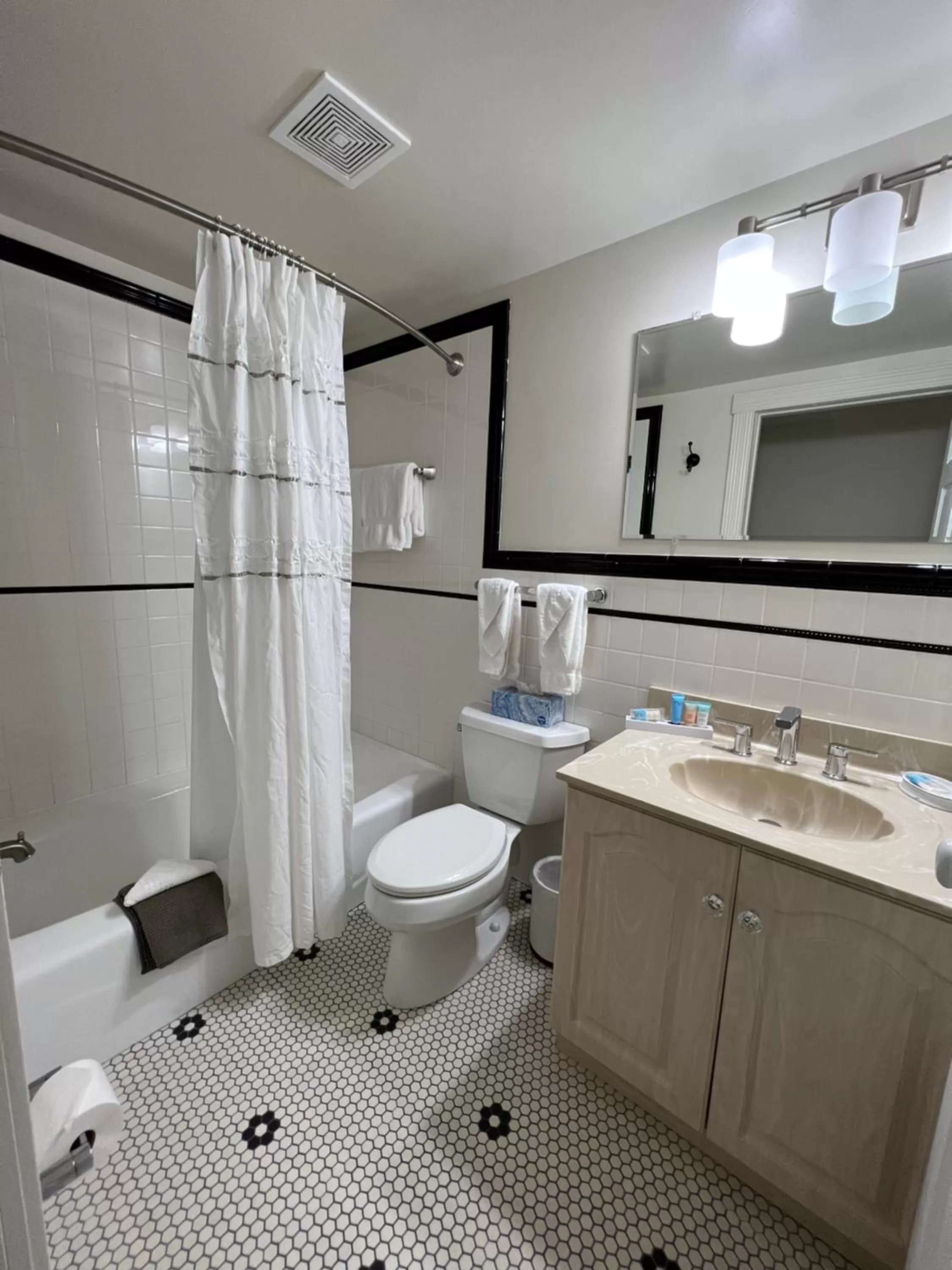 Shower, Bathroom in Elaine's Cape May Boutique Hotel