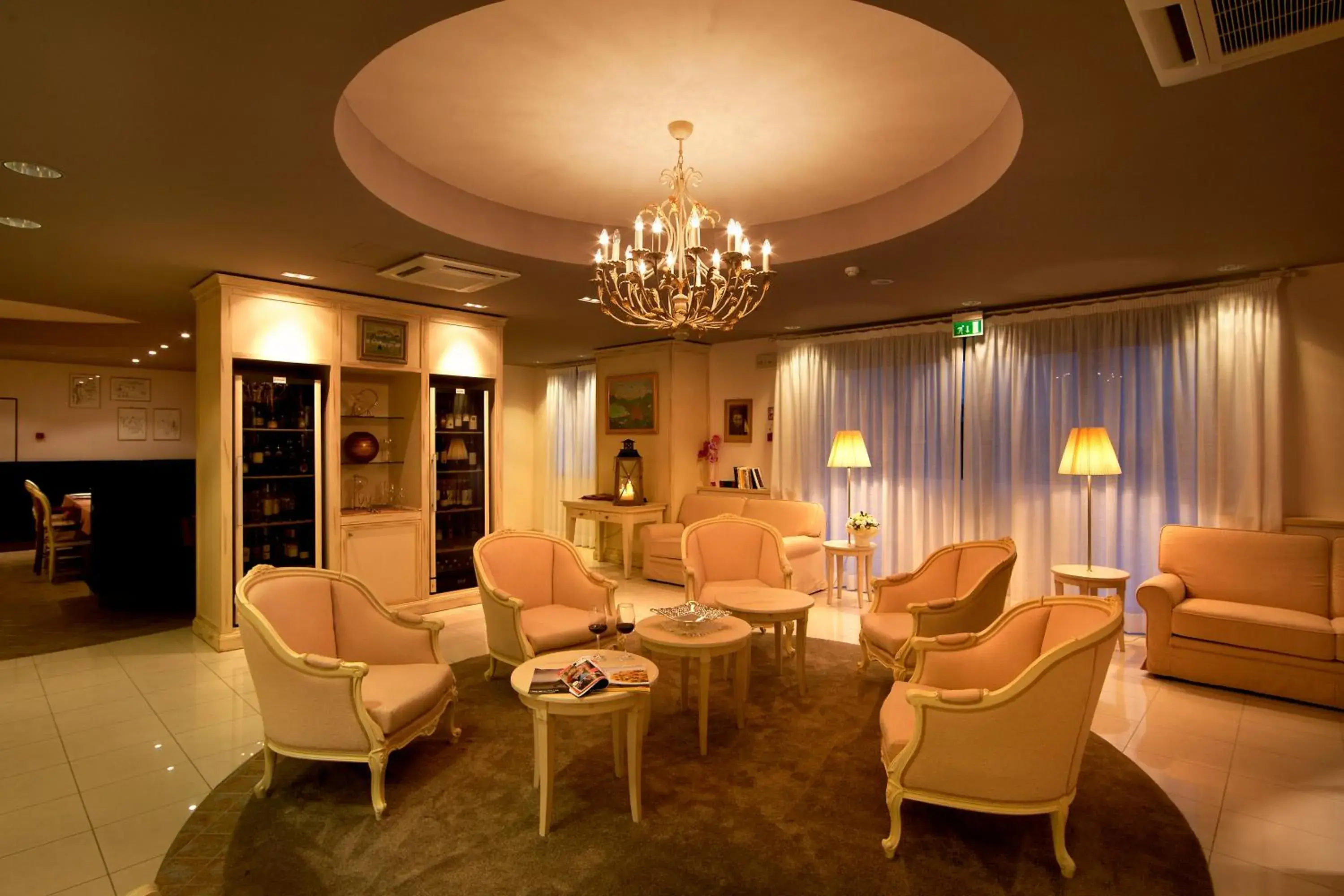 Restaurant/places to eat, Lounge/Bar in Gran Paradiso Hotel Spa