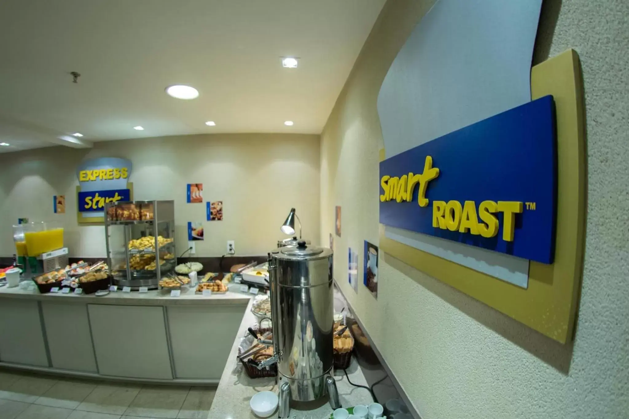 Restaurant/places to eat in Holiday Inn Express Maceió, an IHG Hotel