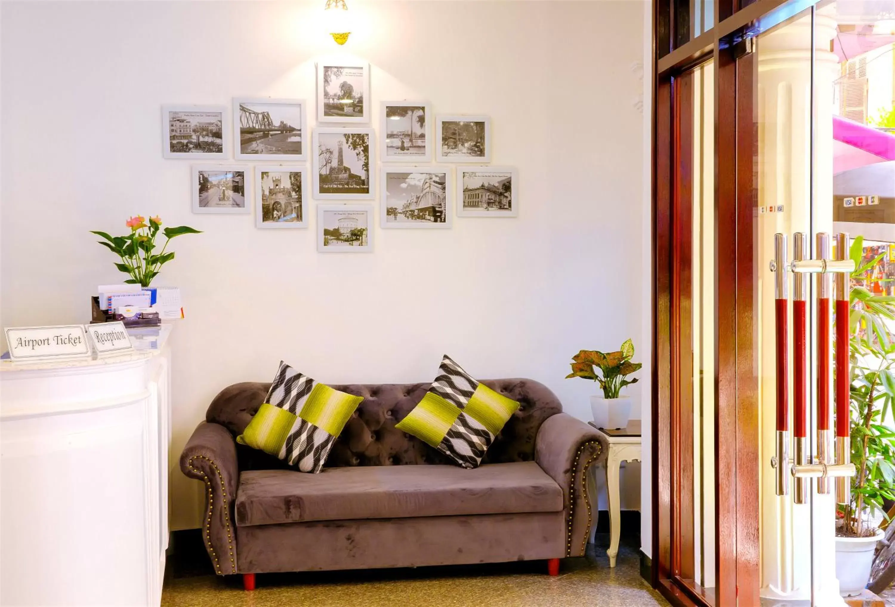 Seating Area in Royal Hotel