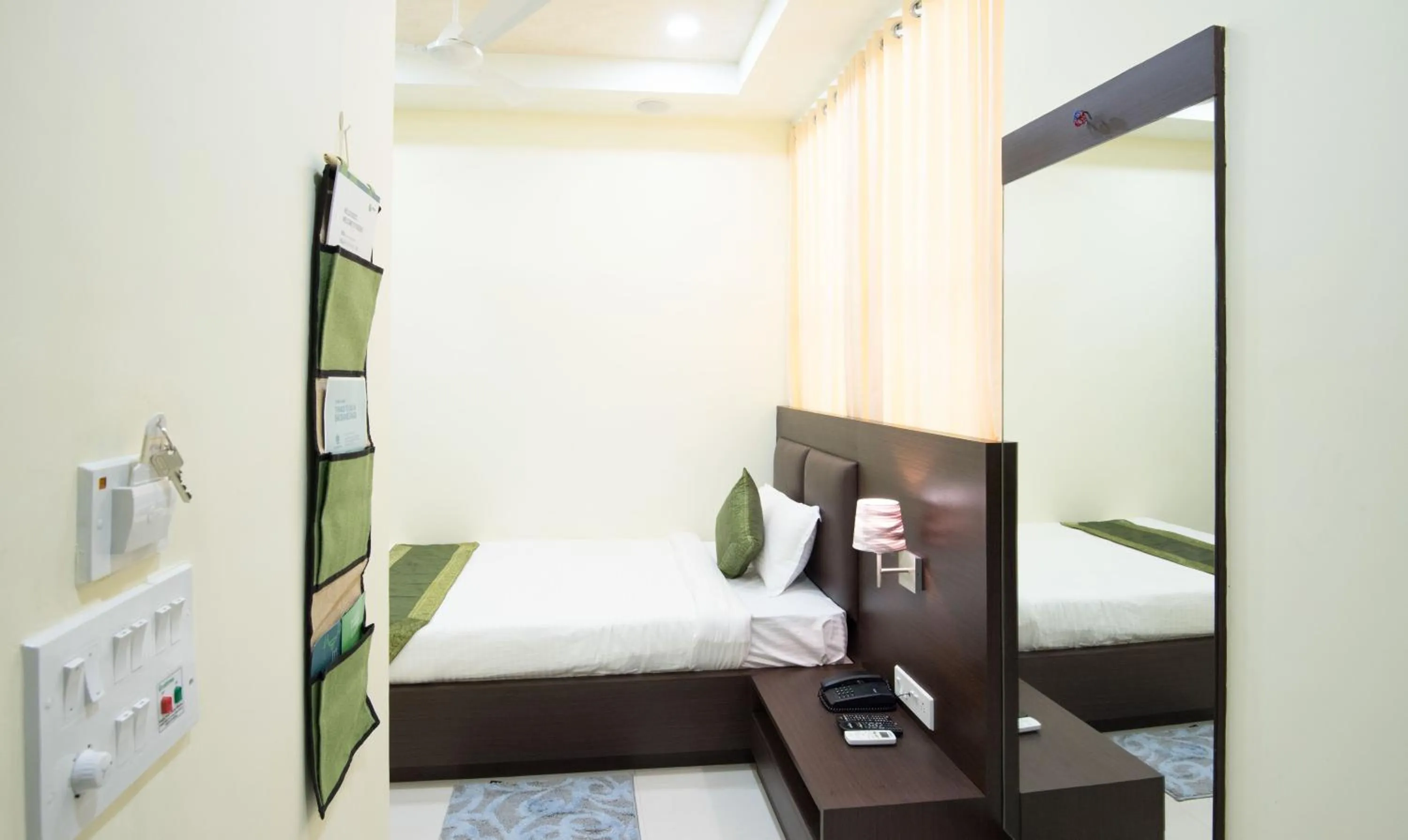 Bed in Treebo King'S Court Chandrasekharpur