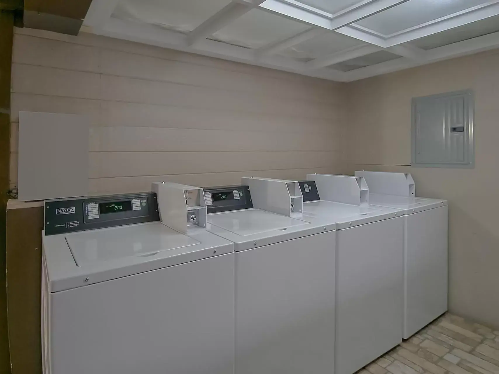 washing machine, Kitchen/Kitchenette in Sidney James Mountain Lodge