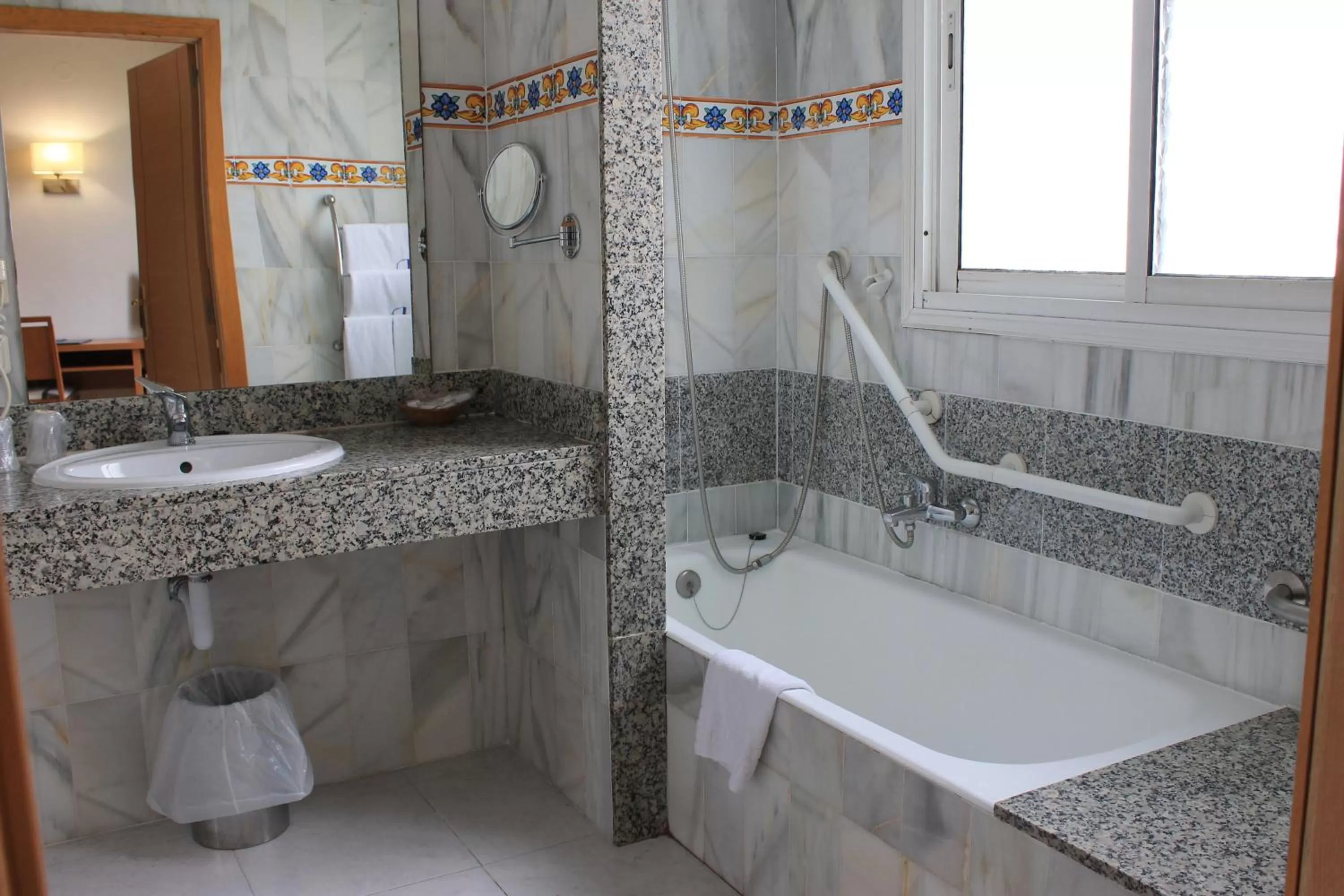 Bathroom in Ramblas Hotel