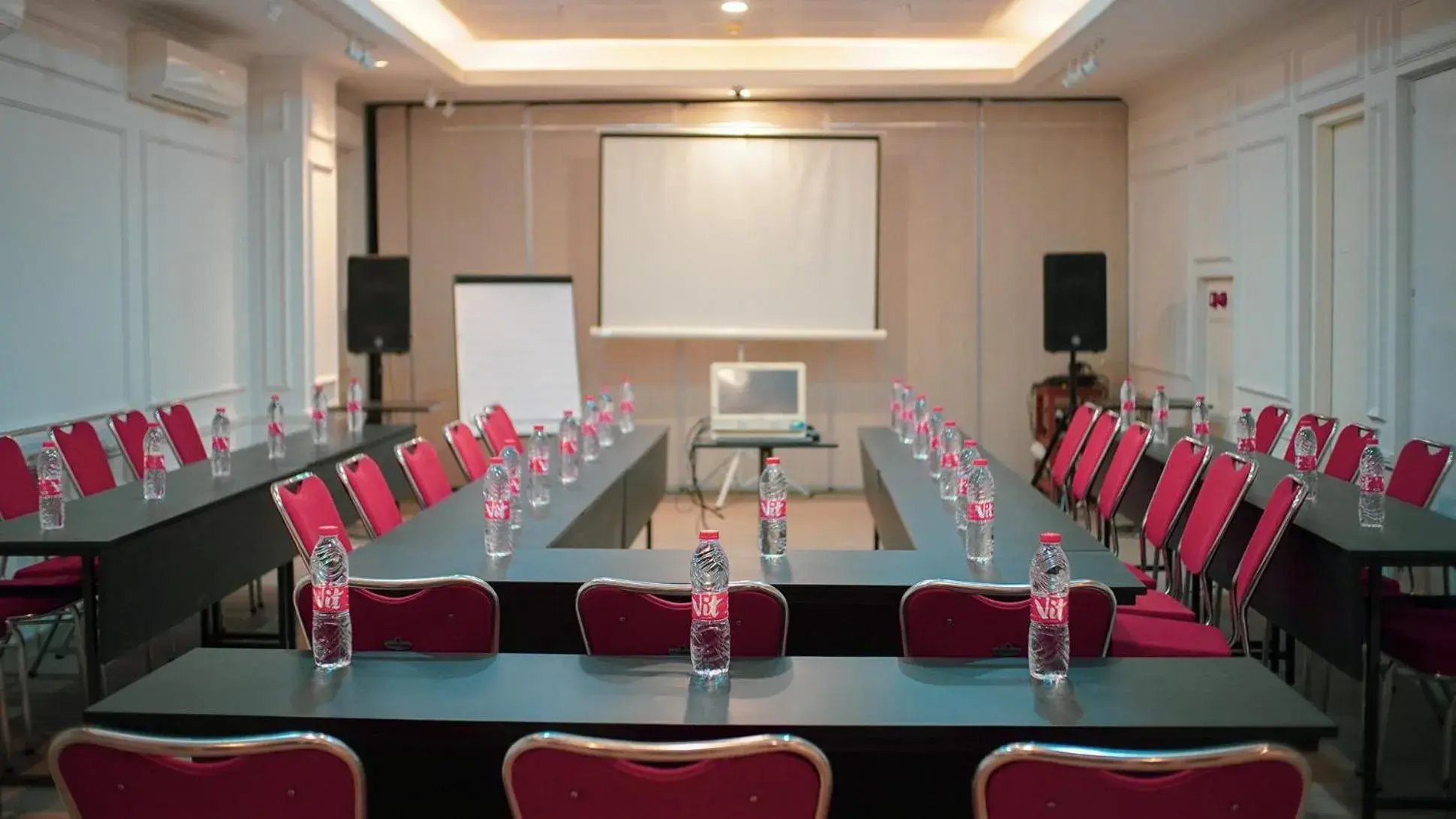 Business Area/Conference Room in The WIN Hotel Surabaya