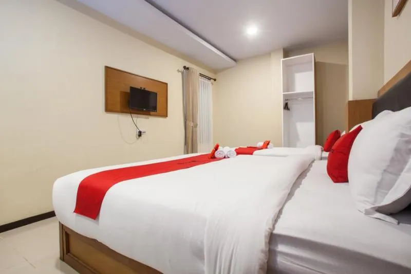 Bed in RedDoorz Premium @ Jalan Cengkeh Malang