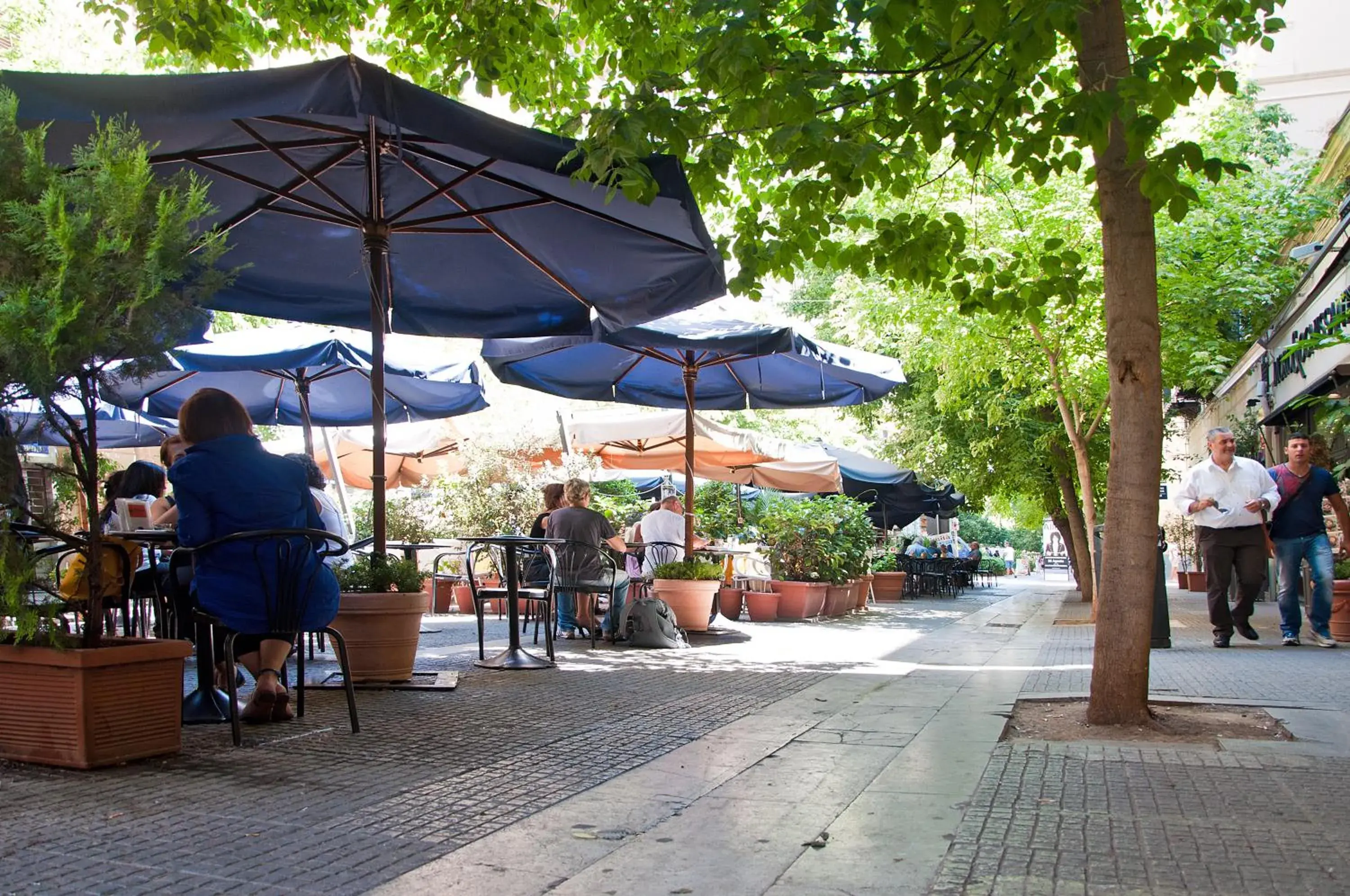 Facade/entrance in Operà Facade/entrance in Operà