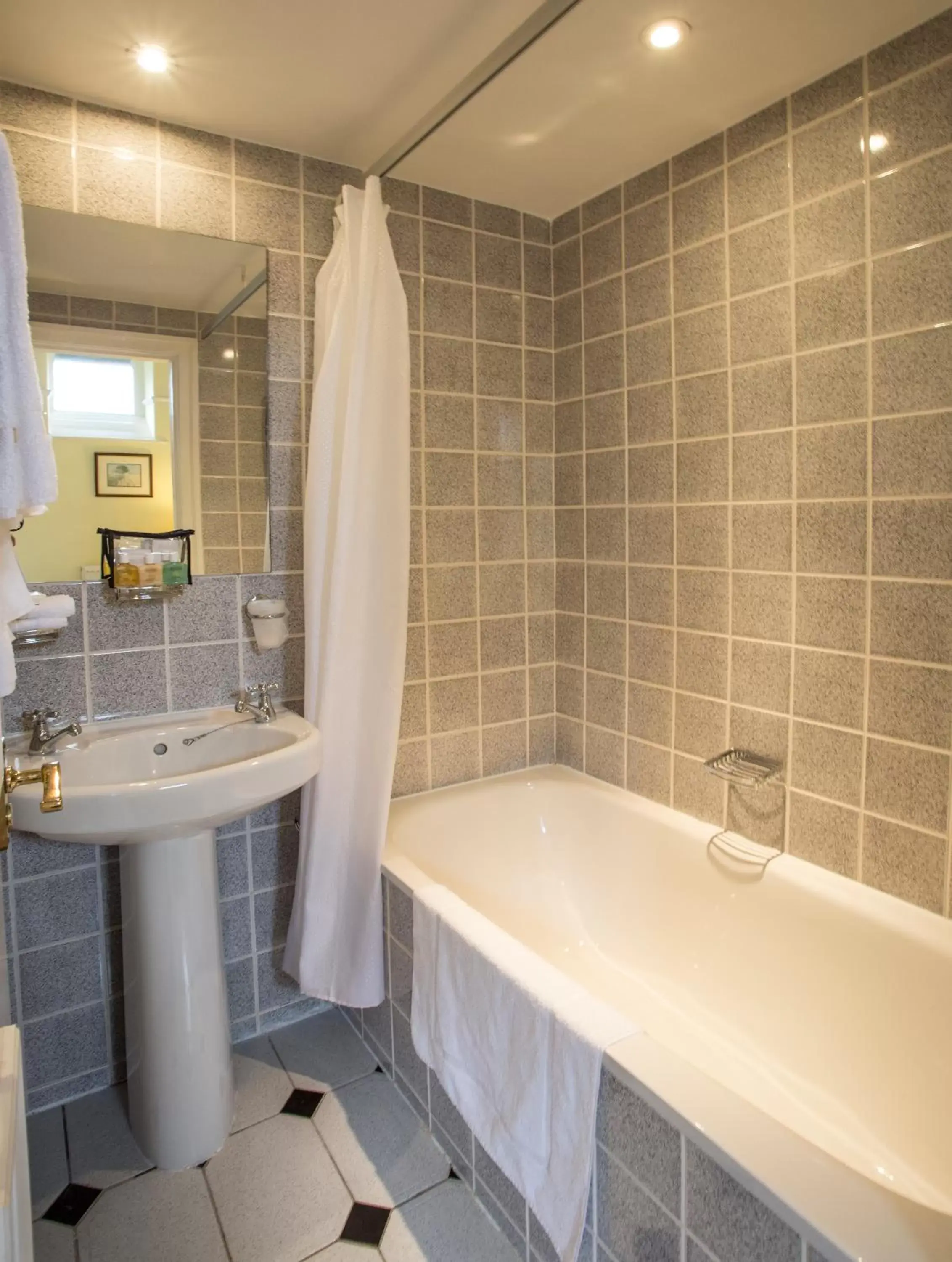 Bathroom in 9 Green Lane Bed and Breakfast