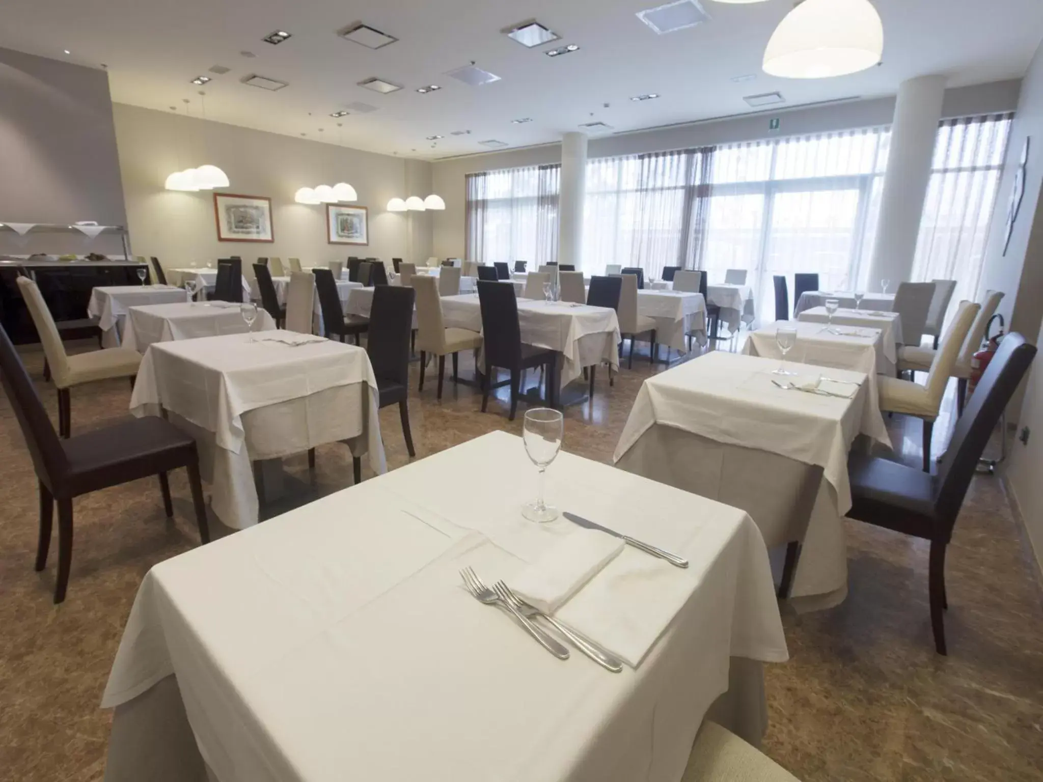 Restaurant/Places to Eat in Grand Hotel Mattei