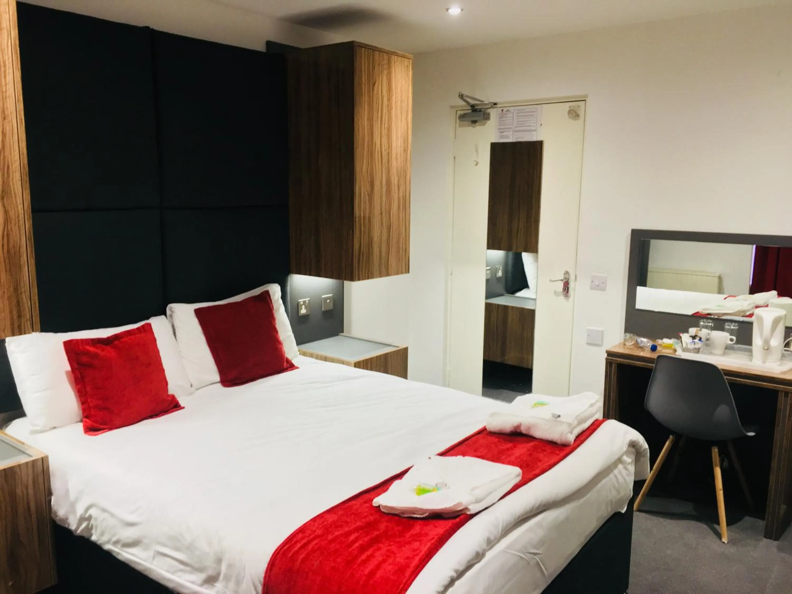 Bedroom, Bed in Hotel Express Newcastle Gateshead