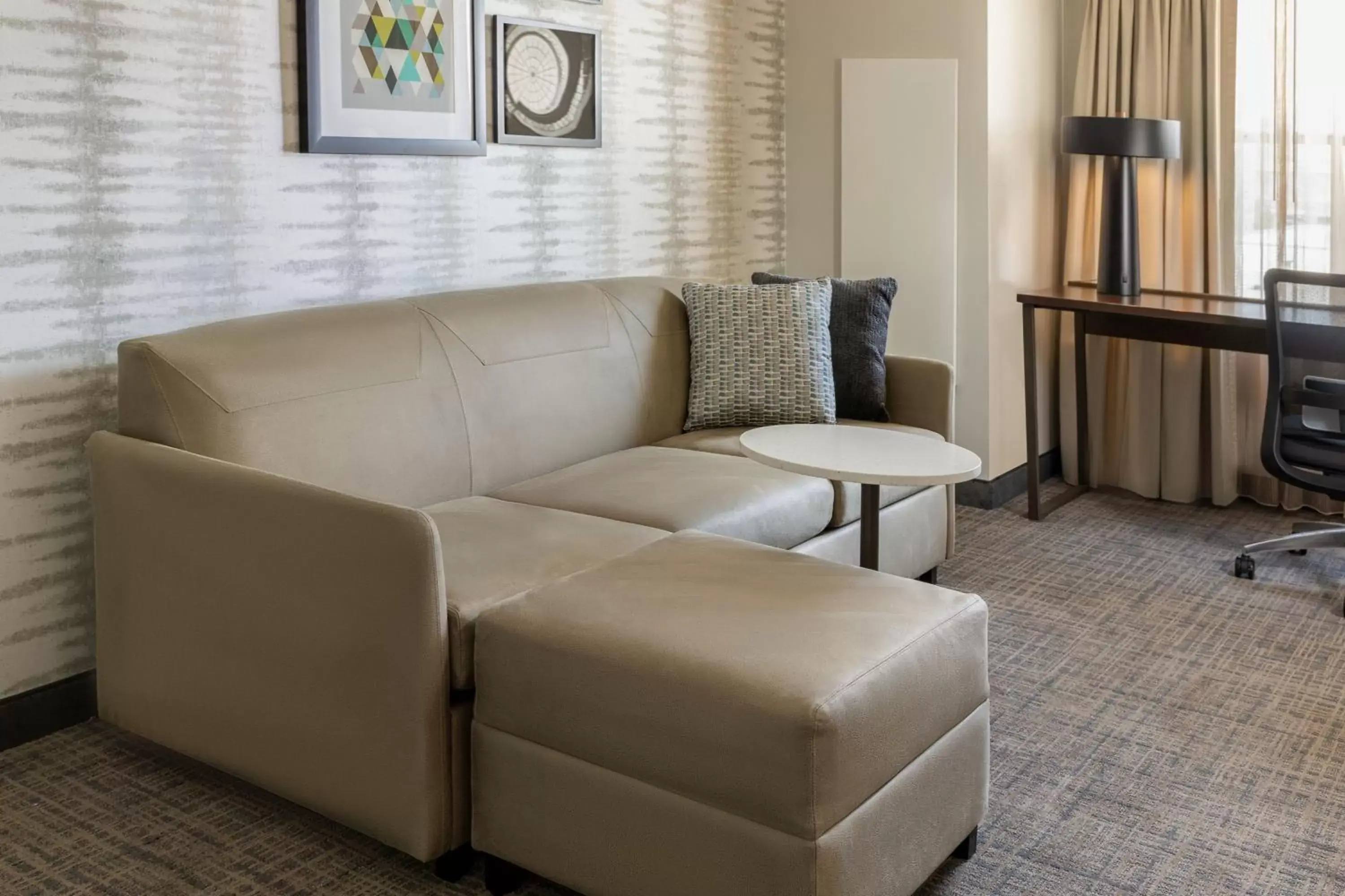 Photo of the whole room, Seating Area in Residence Inn by Marriott Kansas City at The Legends