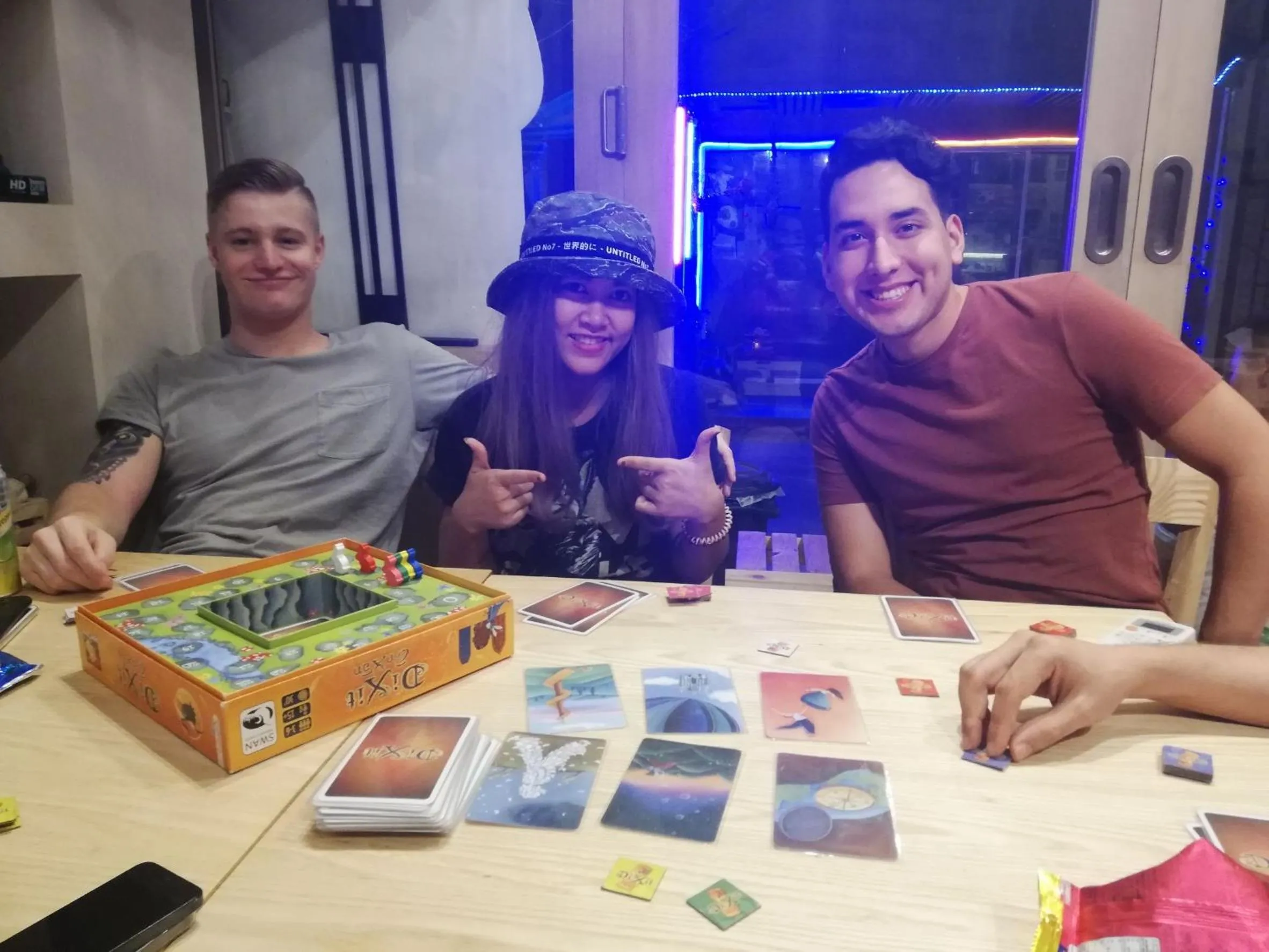 Kinnon Deluxe Hostel Coworking Cafe