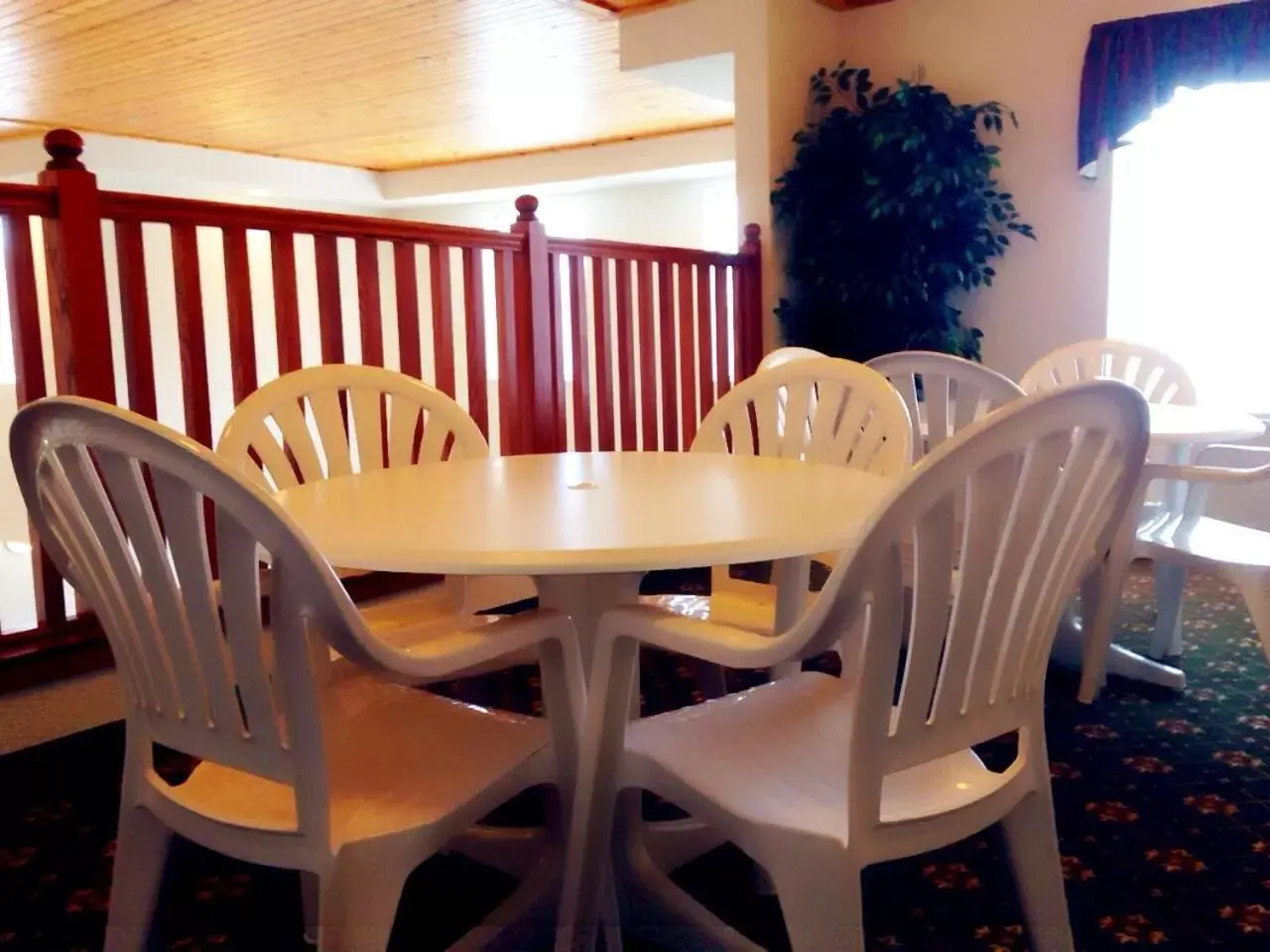 Dining Area in GrandStay Hotel & Suites Downtown Sheboygan