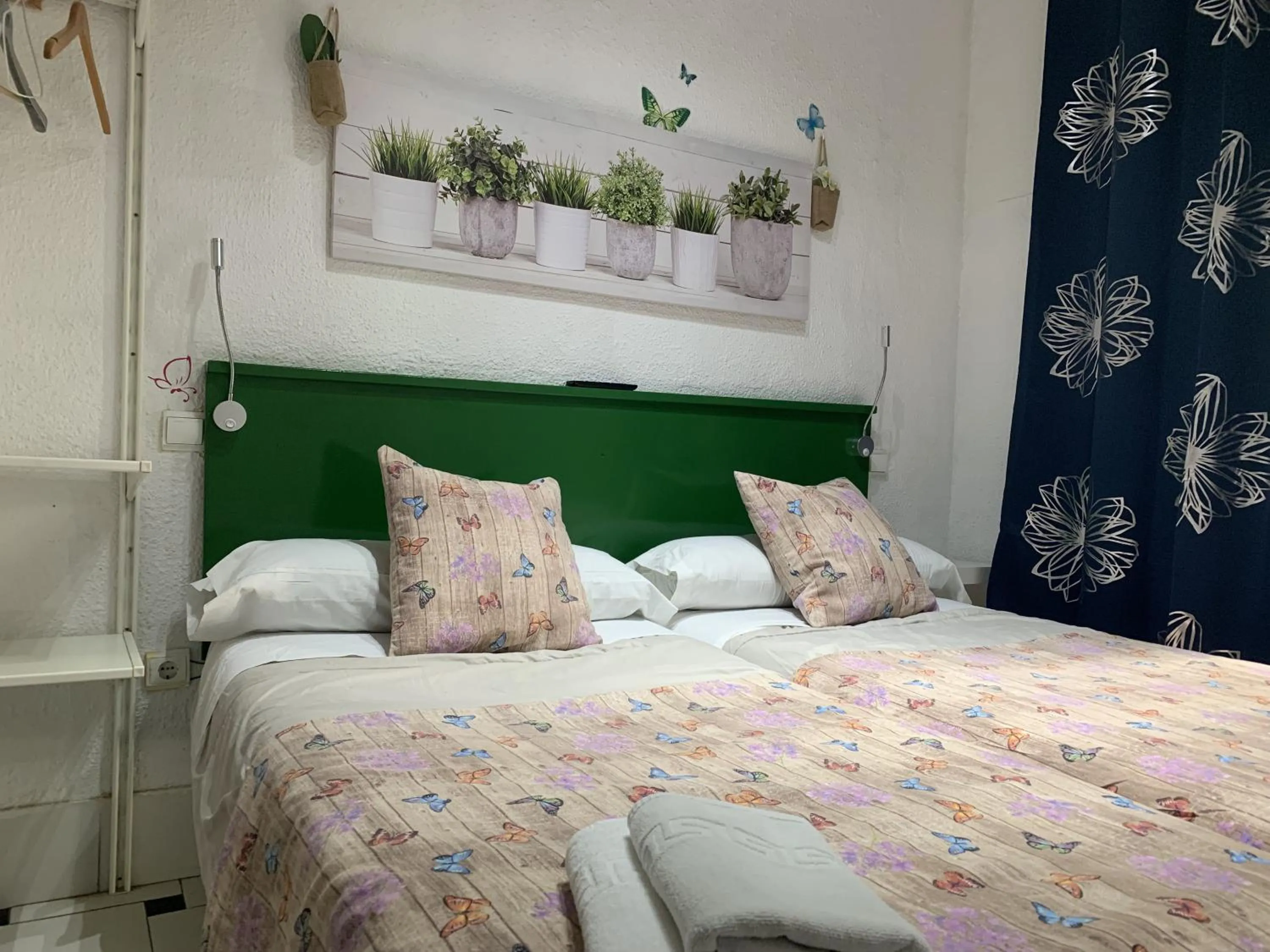 Bedroom, Bed in Giraldilla