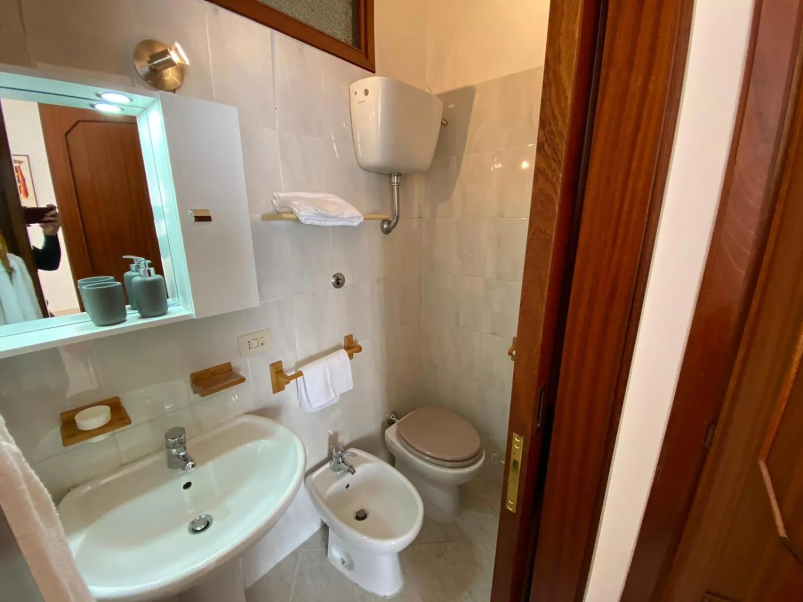 Toilet in Hotel Ristorante Centosedici