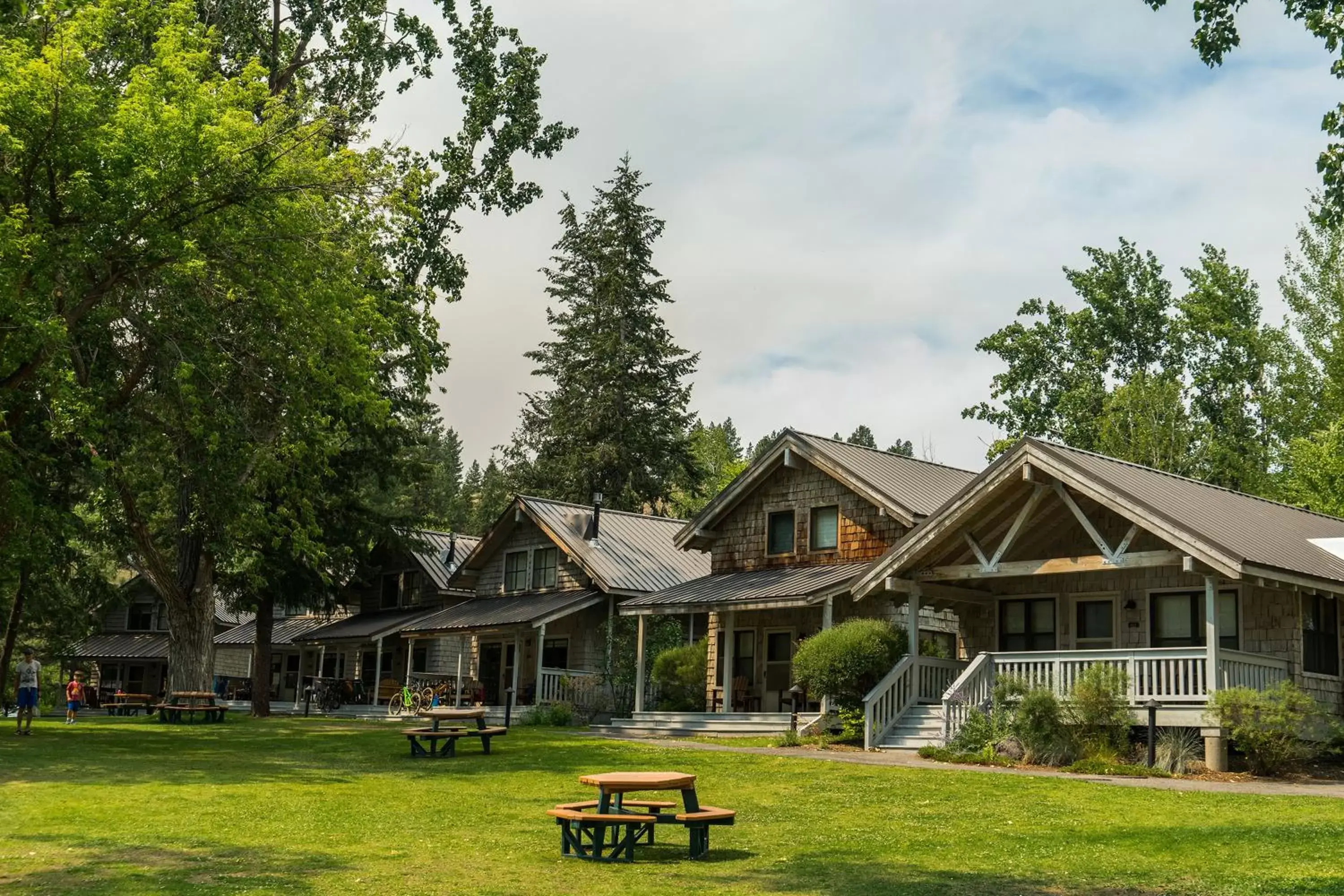 Property building, Garden in Sun Mountain Lodge