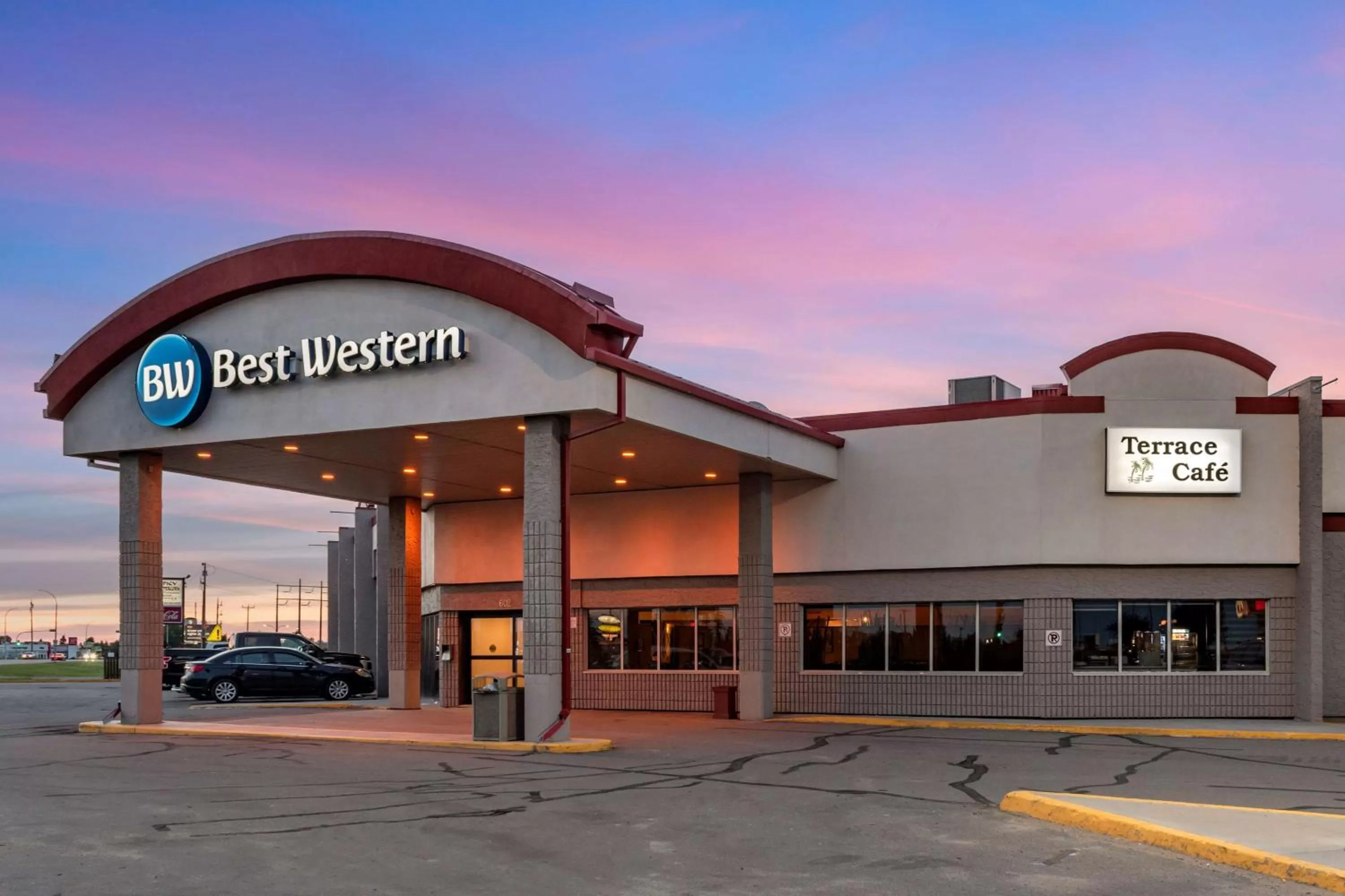 Property building in Best Western Marquis Inn & Suites
