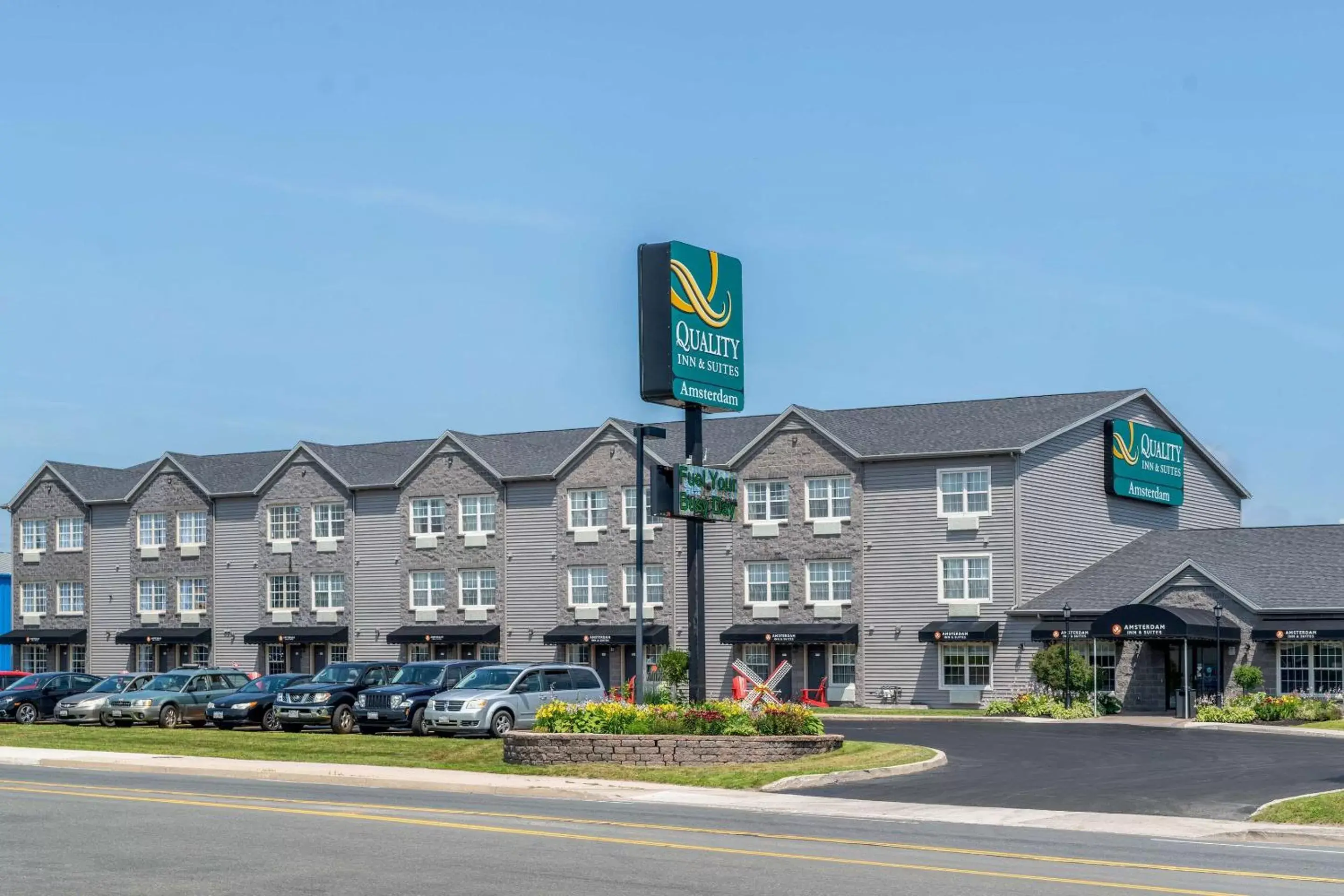 Property Building in Quality Inn Amsterdam Fredericton