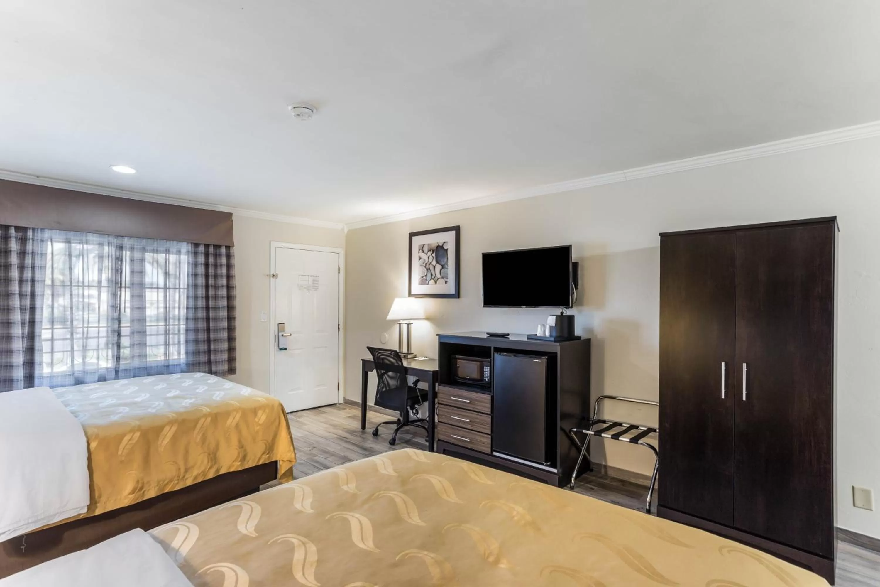 Standard Queen Room with Two Queen Beds and Roll-In Shower - Accessible/Non-Smoking in Quality Inn Escondido Downtown