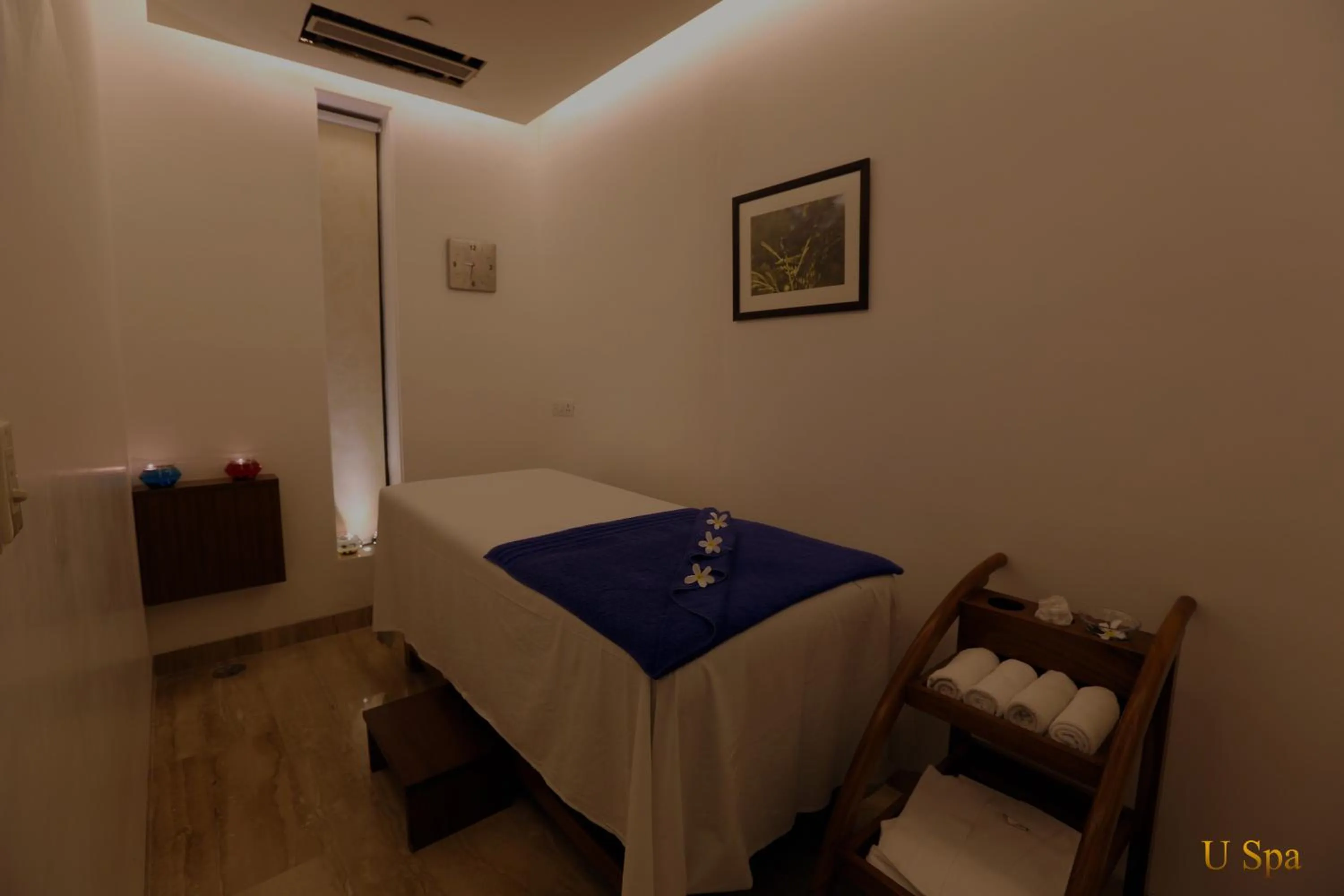 Text overlay, Bed in The Umrao