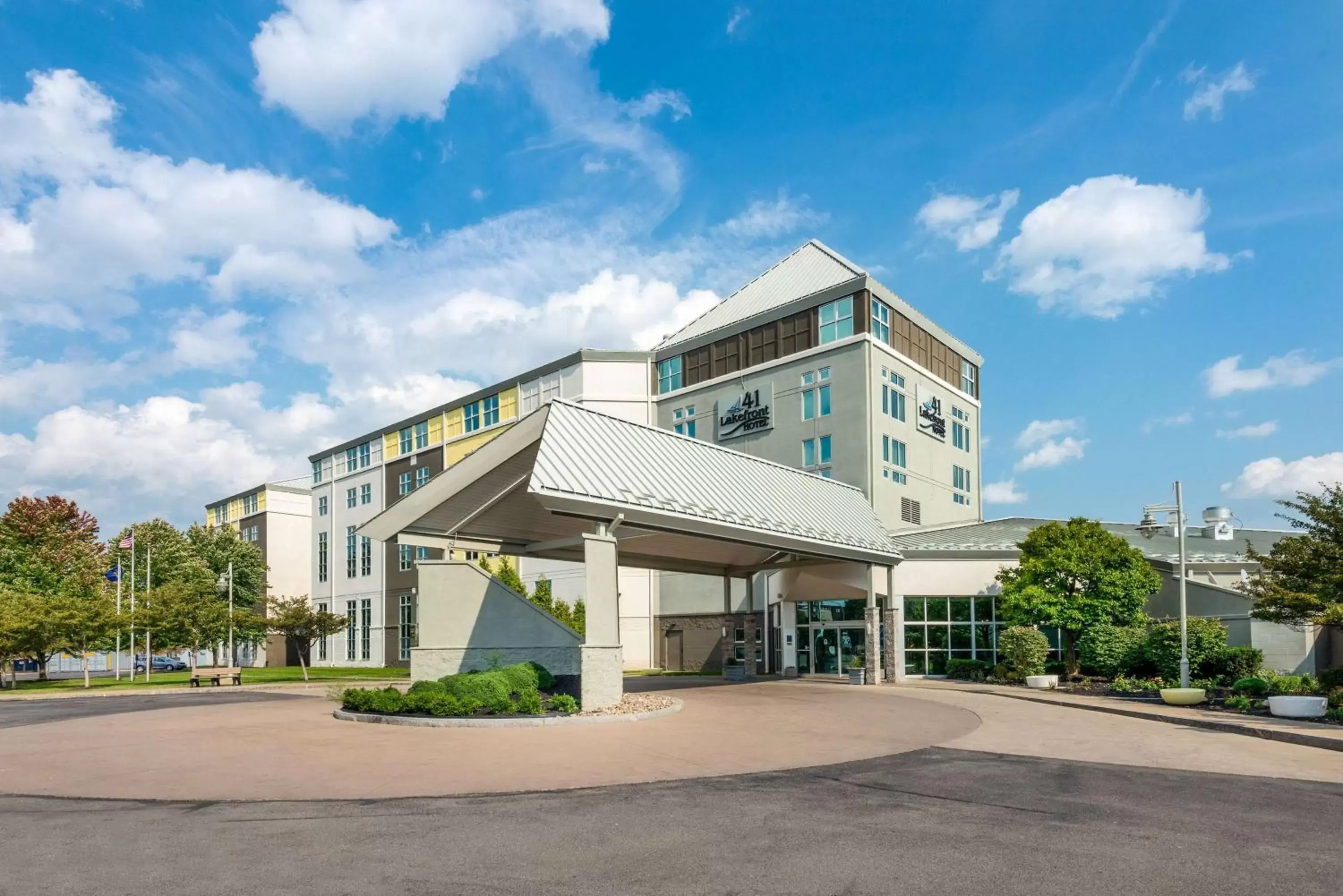 Property Building in 41 Lakefront Hotel, Trademark Collection by Wyndham