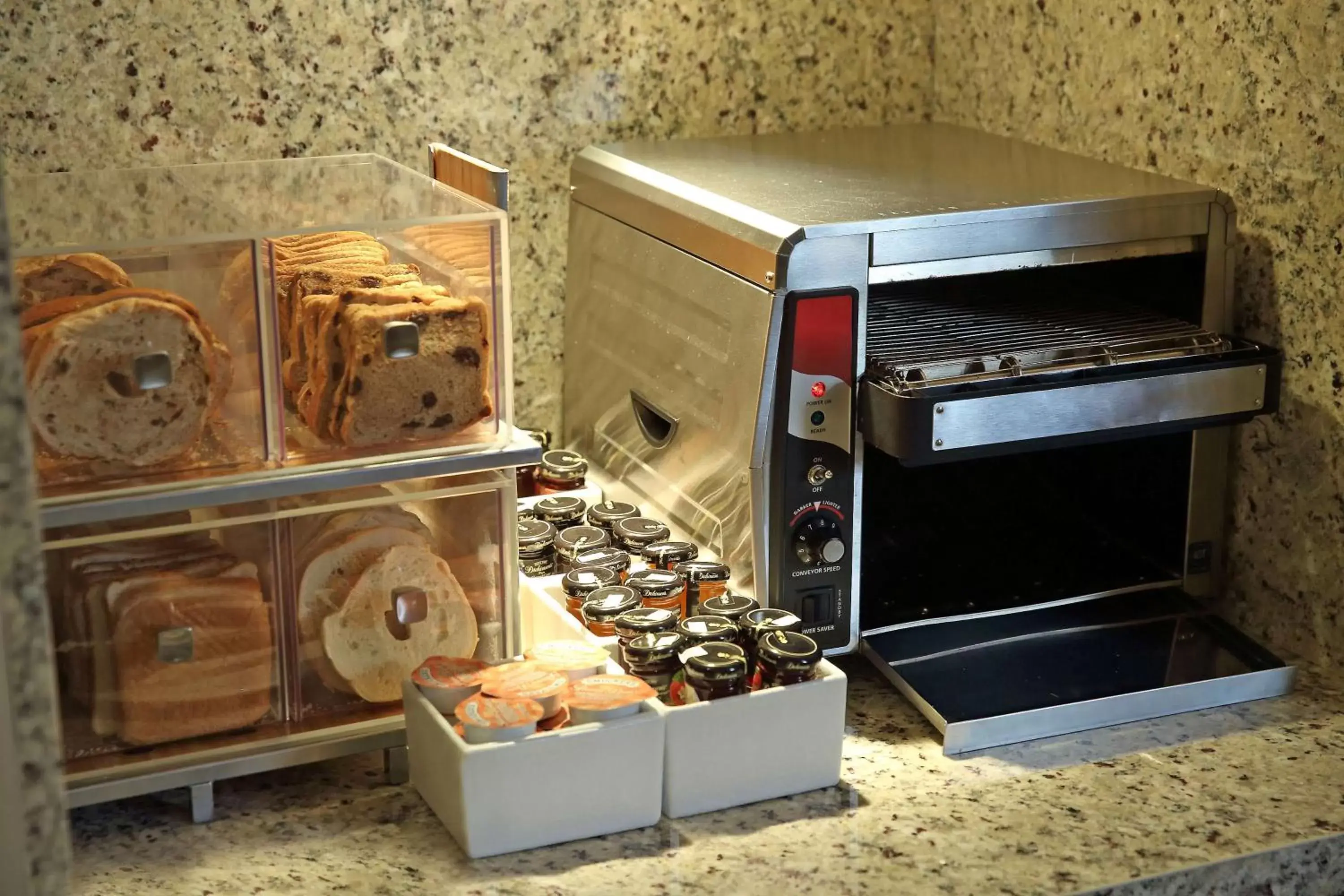 Restaurant/places to eat in MARINN PLACE Financial District Restaurant/places to eat in MARINN PLACE Financial District