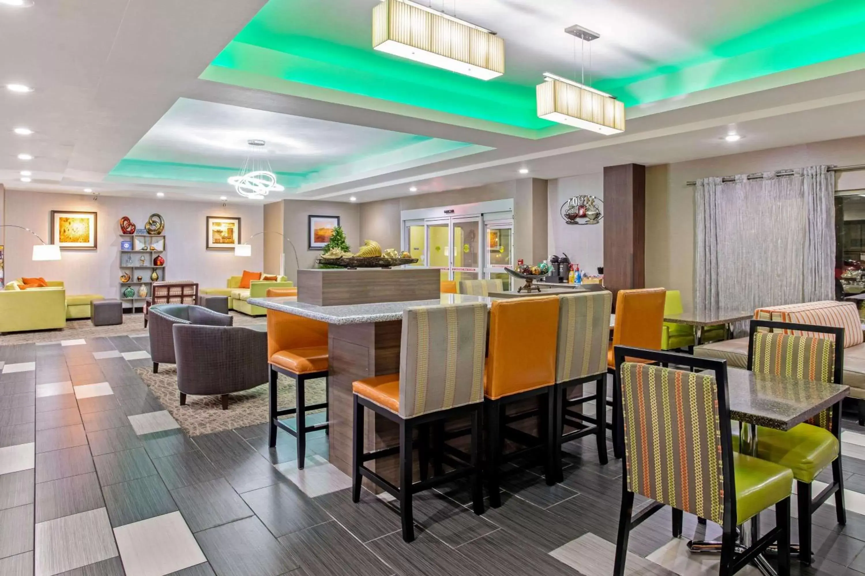 Lobby or reception, Restaurant/Places to Eat in La Quinta by Wyndham Paducah