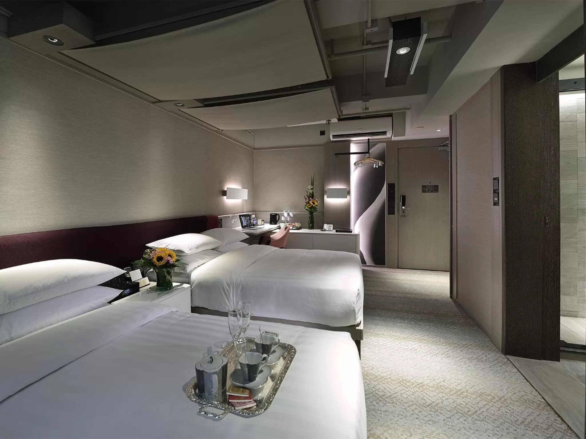 Photo of the whole room, Bed in Xi Hotel