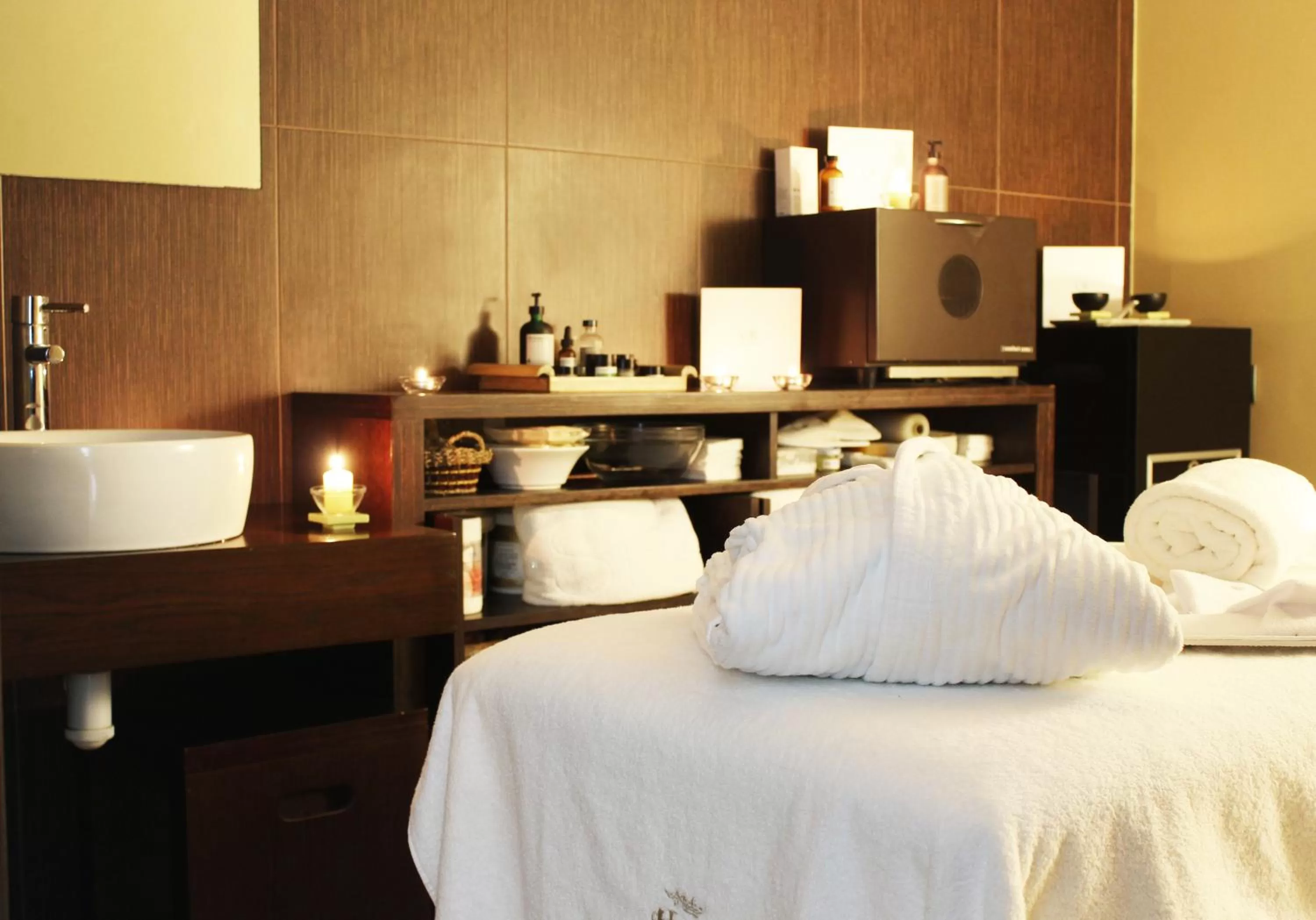 Massage, Bed in Pazo Los Escudos Hotel Spa & Resort