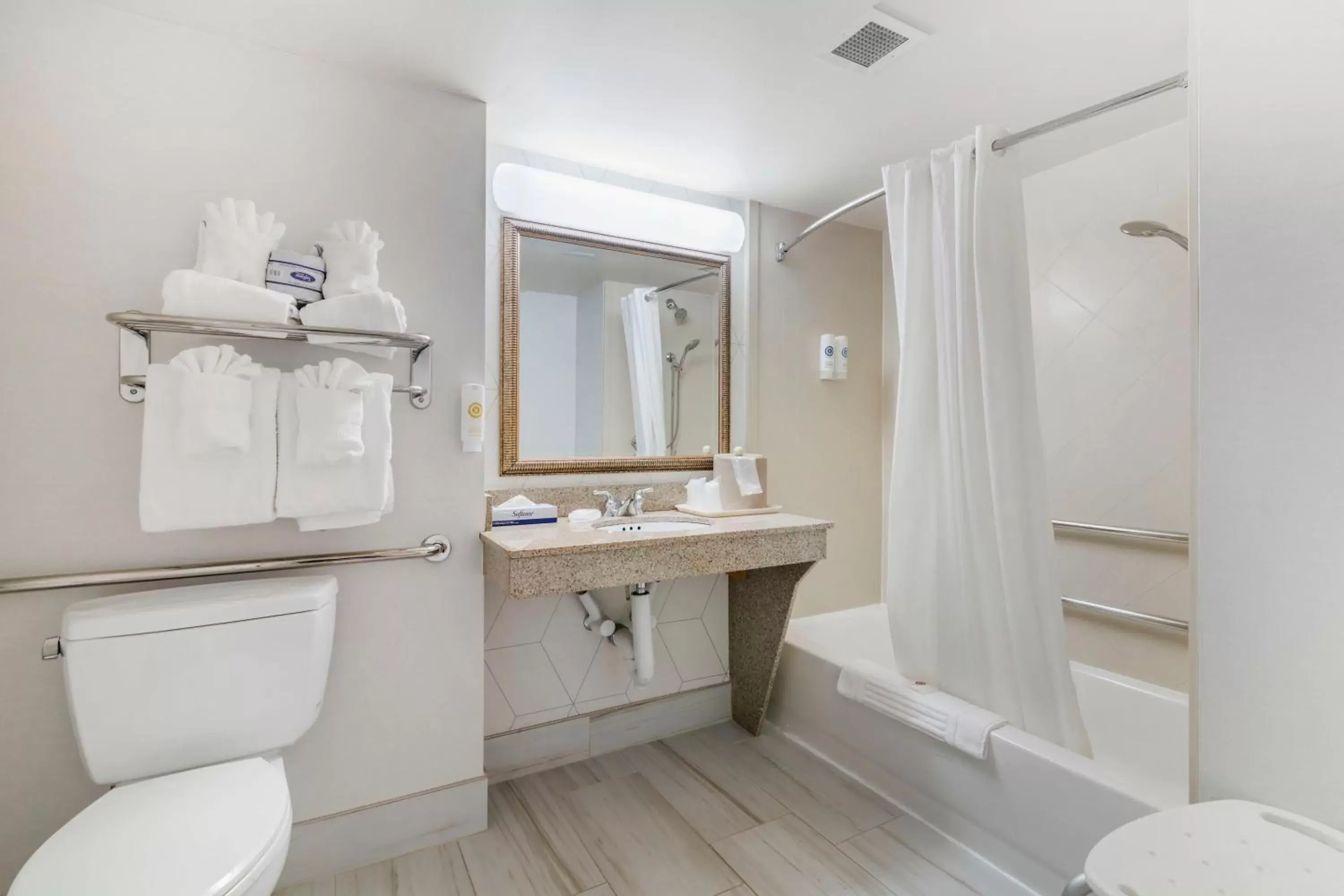 Bathroom in Comfort Inn & Suites Lake George