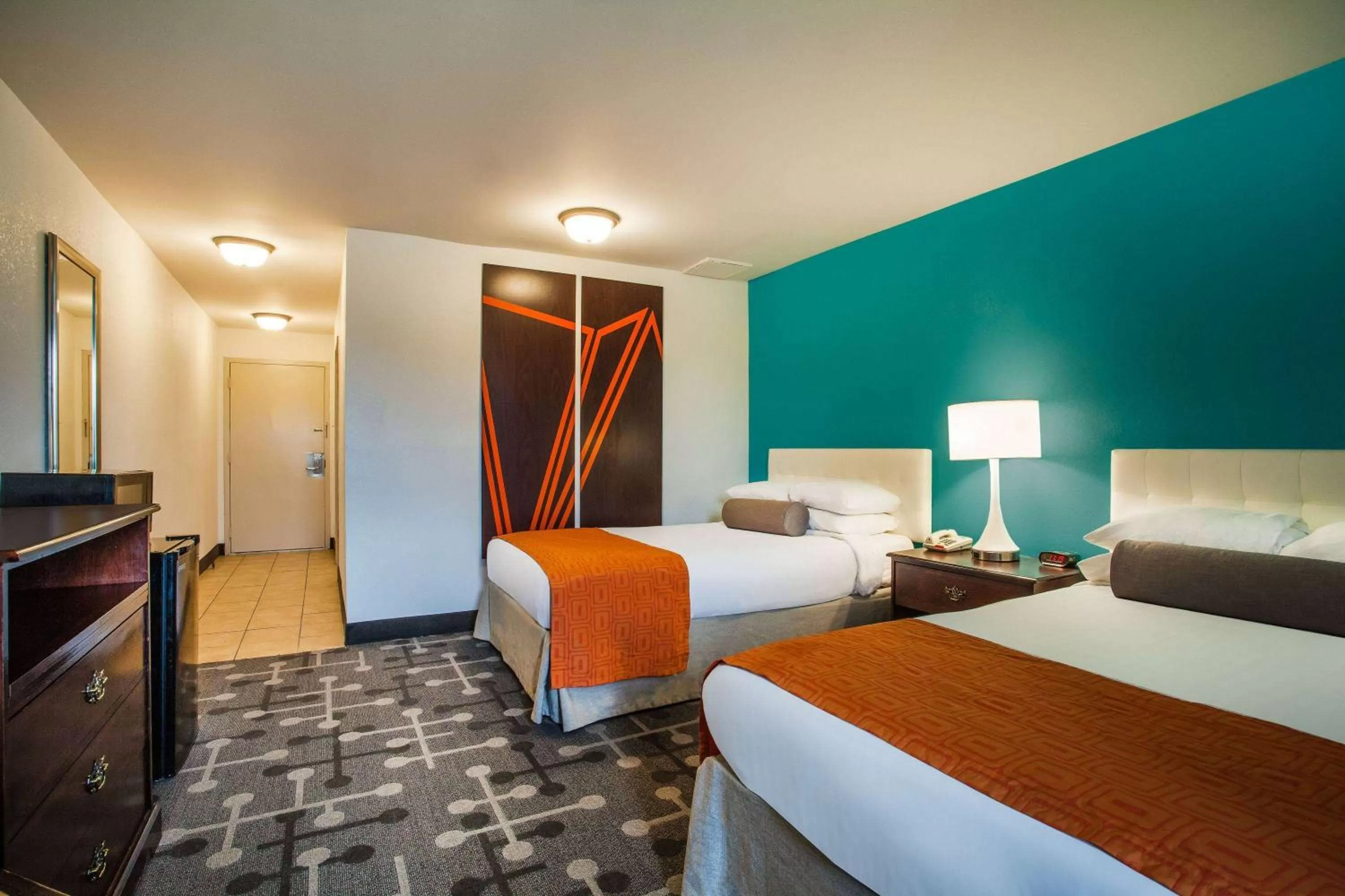 Photo of the whole room, Bed in Howard Johnson by Wyndham Blackwood Near Philadelphia