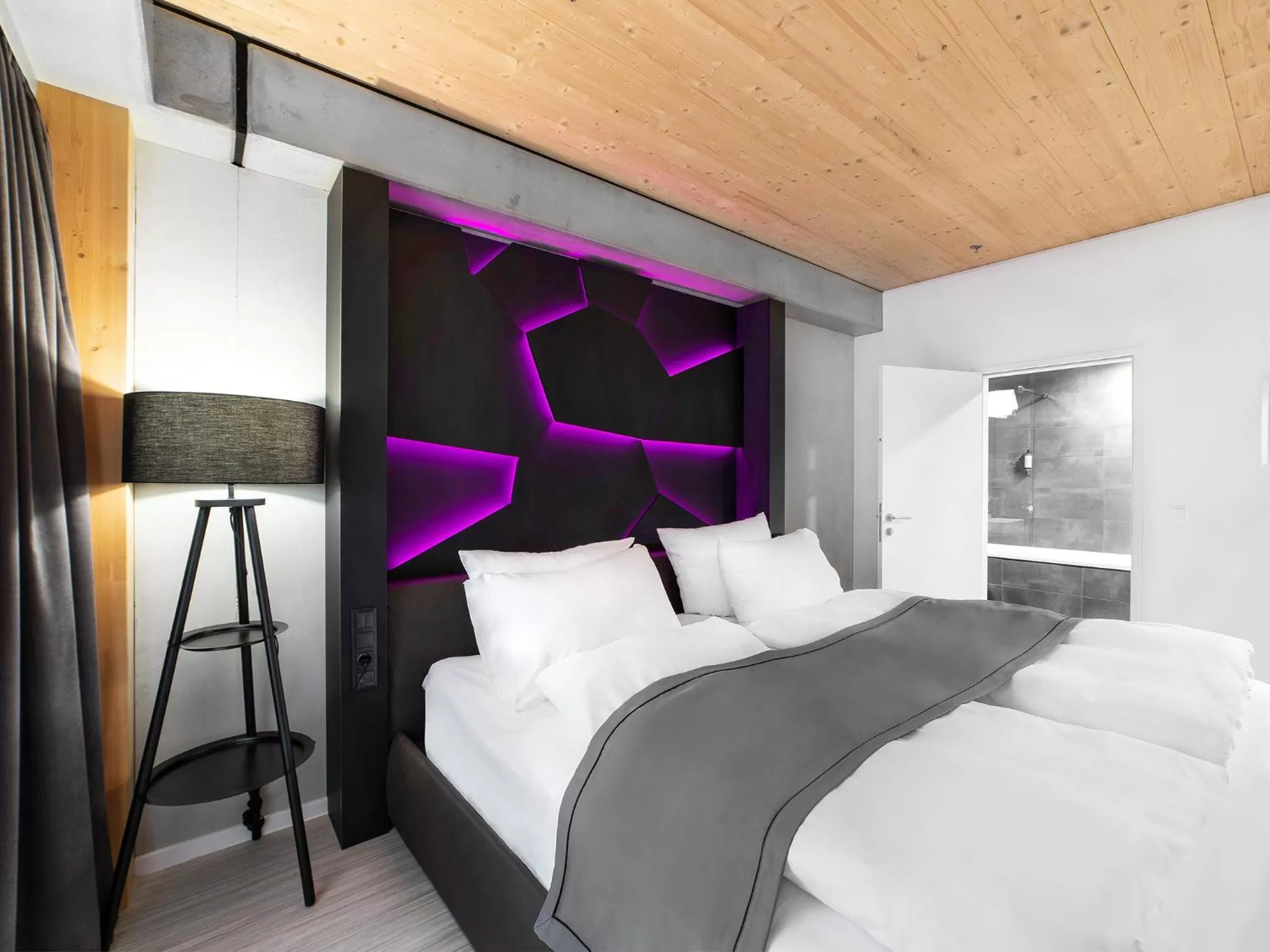 Photo of the whole room, Bed in DORMERO HoHo Wien