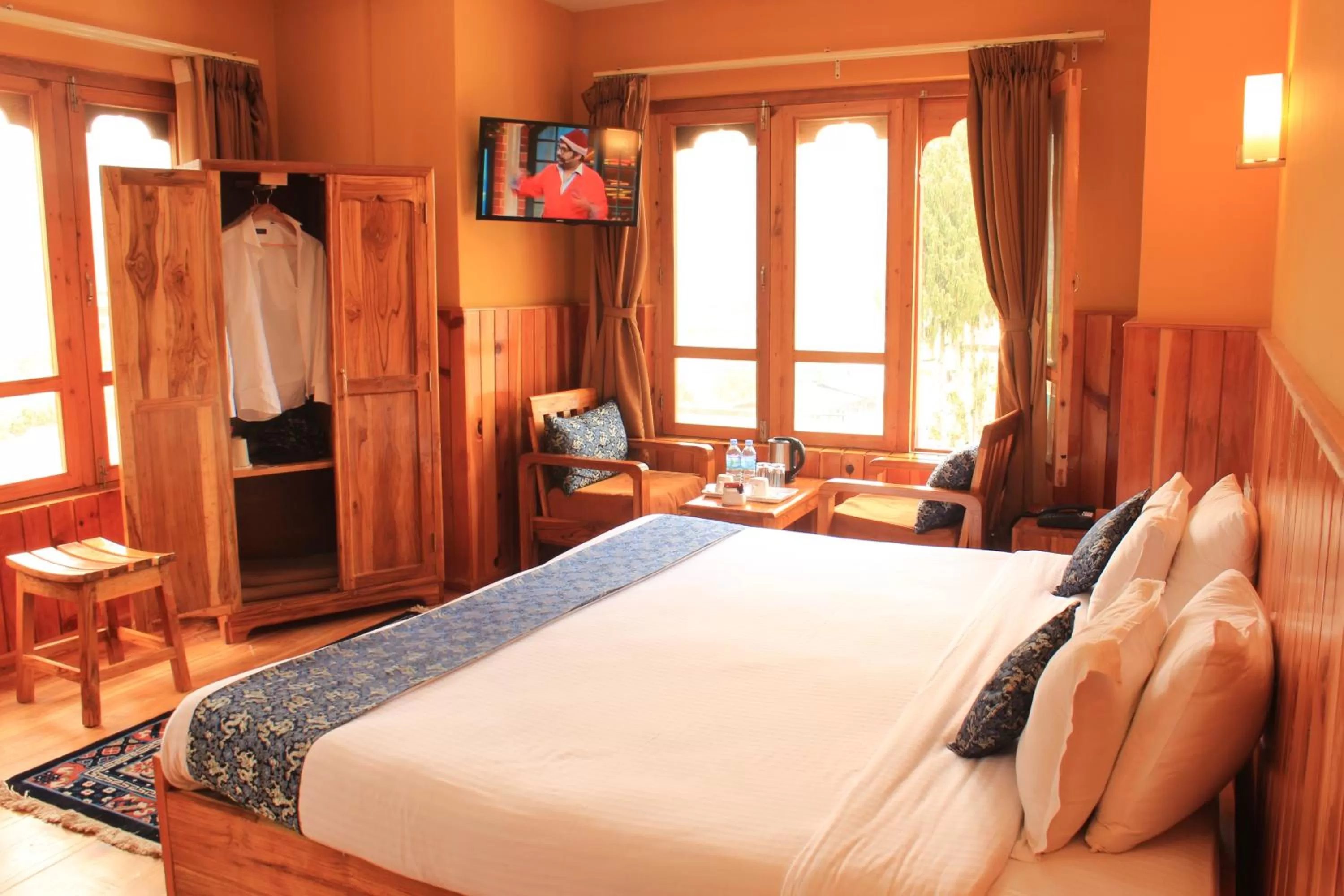 Bed in Hotel Khamsum