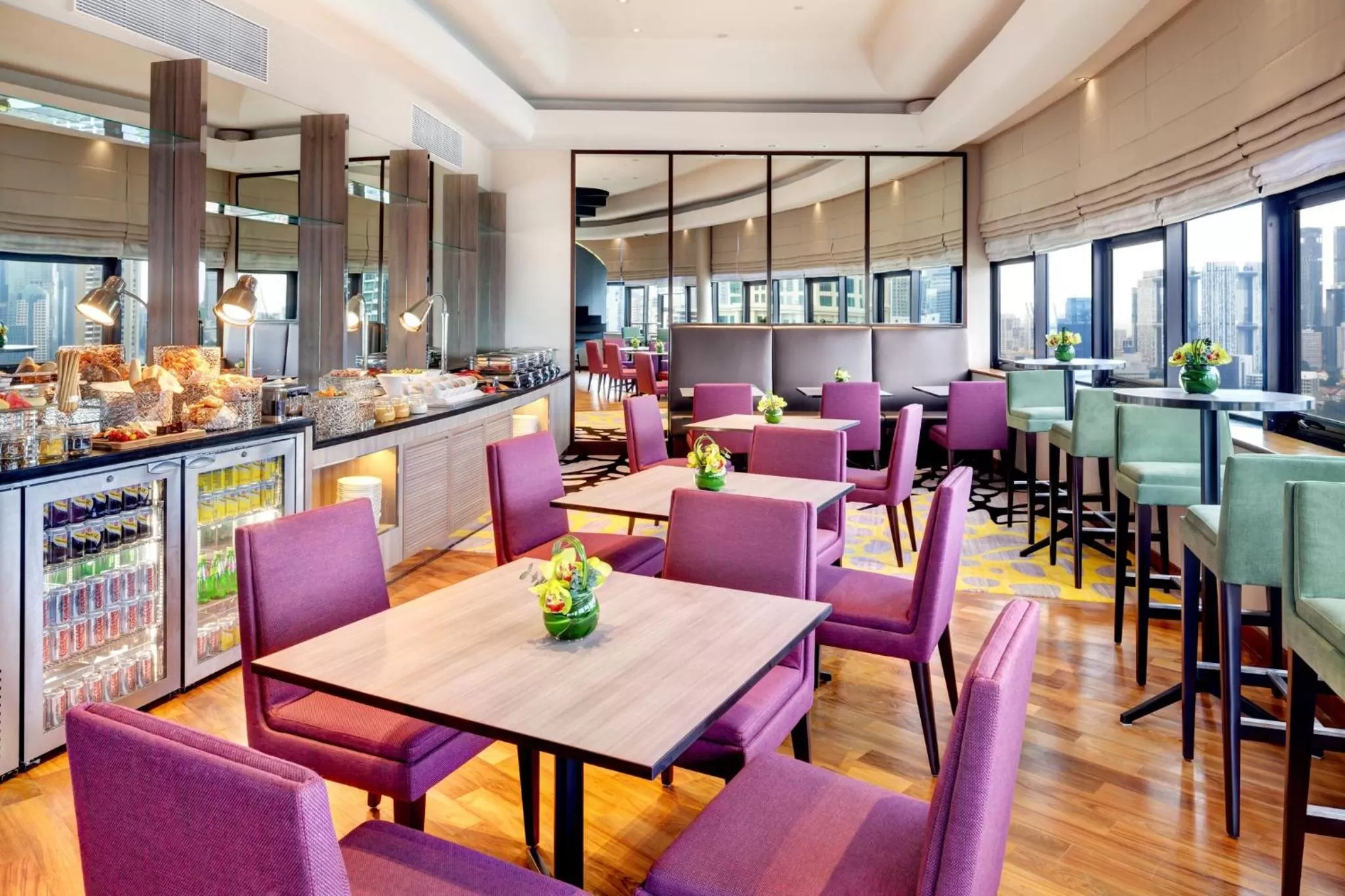 Lounge or bar in Holiday Inn Singapore Atrium by IHG
