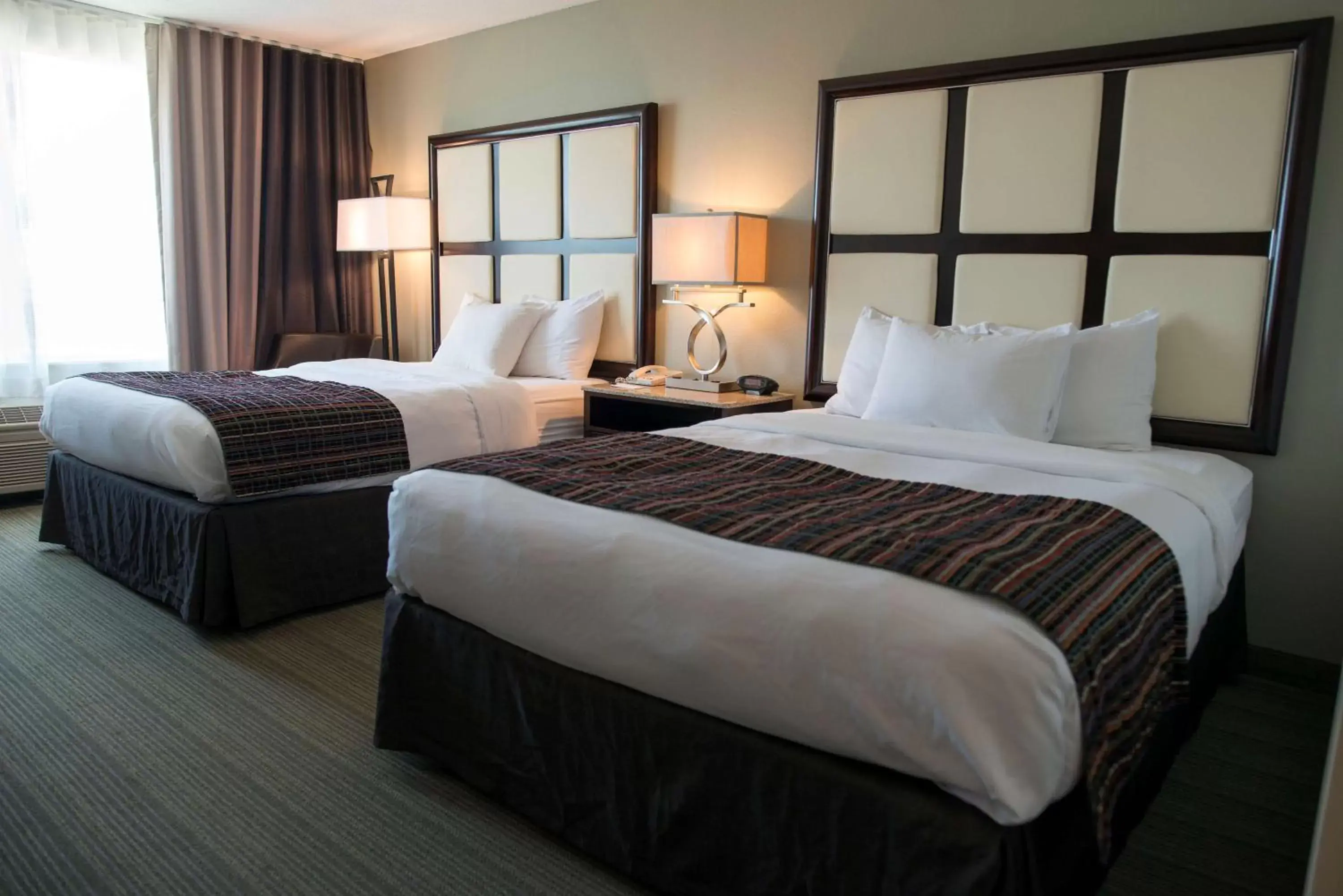 On site, Bed in Country Inn & Suites by Radisson, Effingham, IL