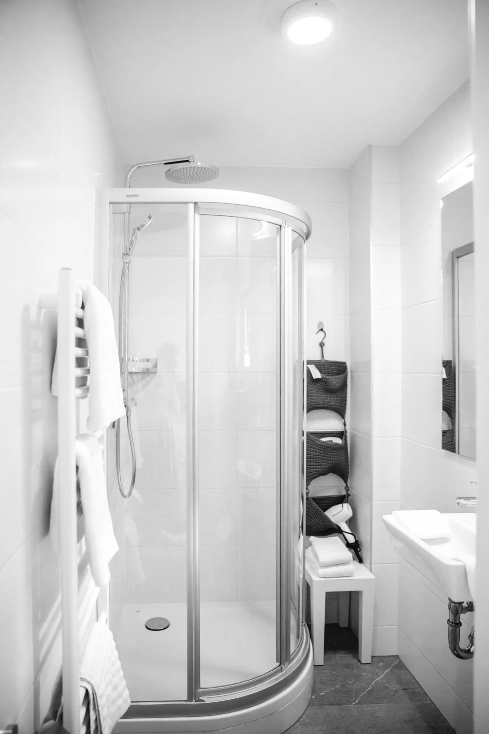 Bathroom in Nefer, Haus